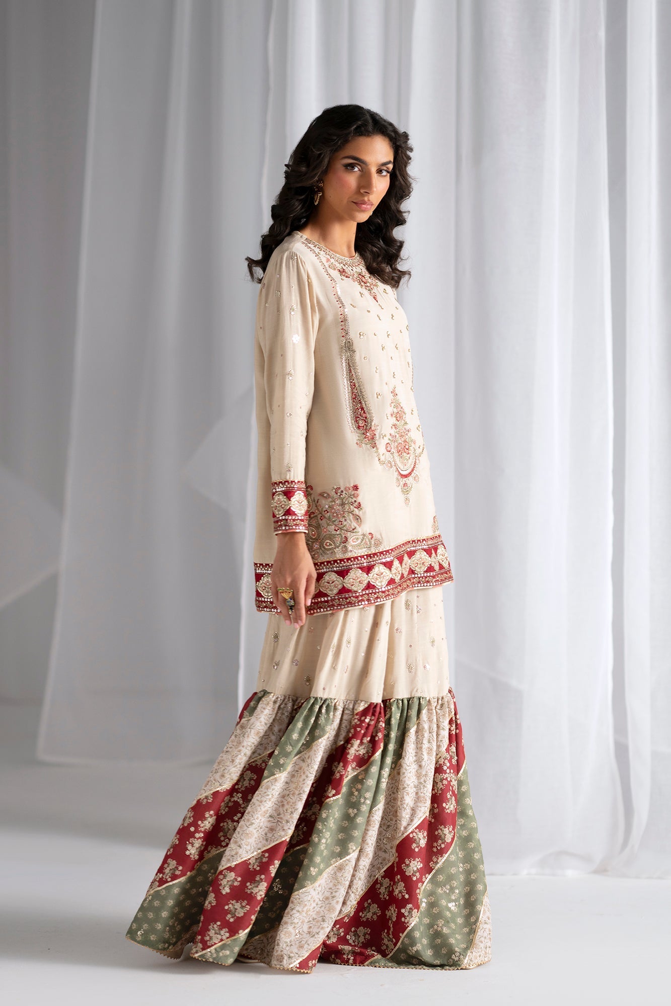 EMBROIDERED SUIT (E0967/104/006)