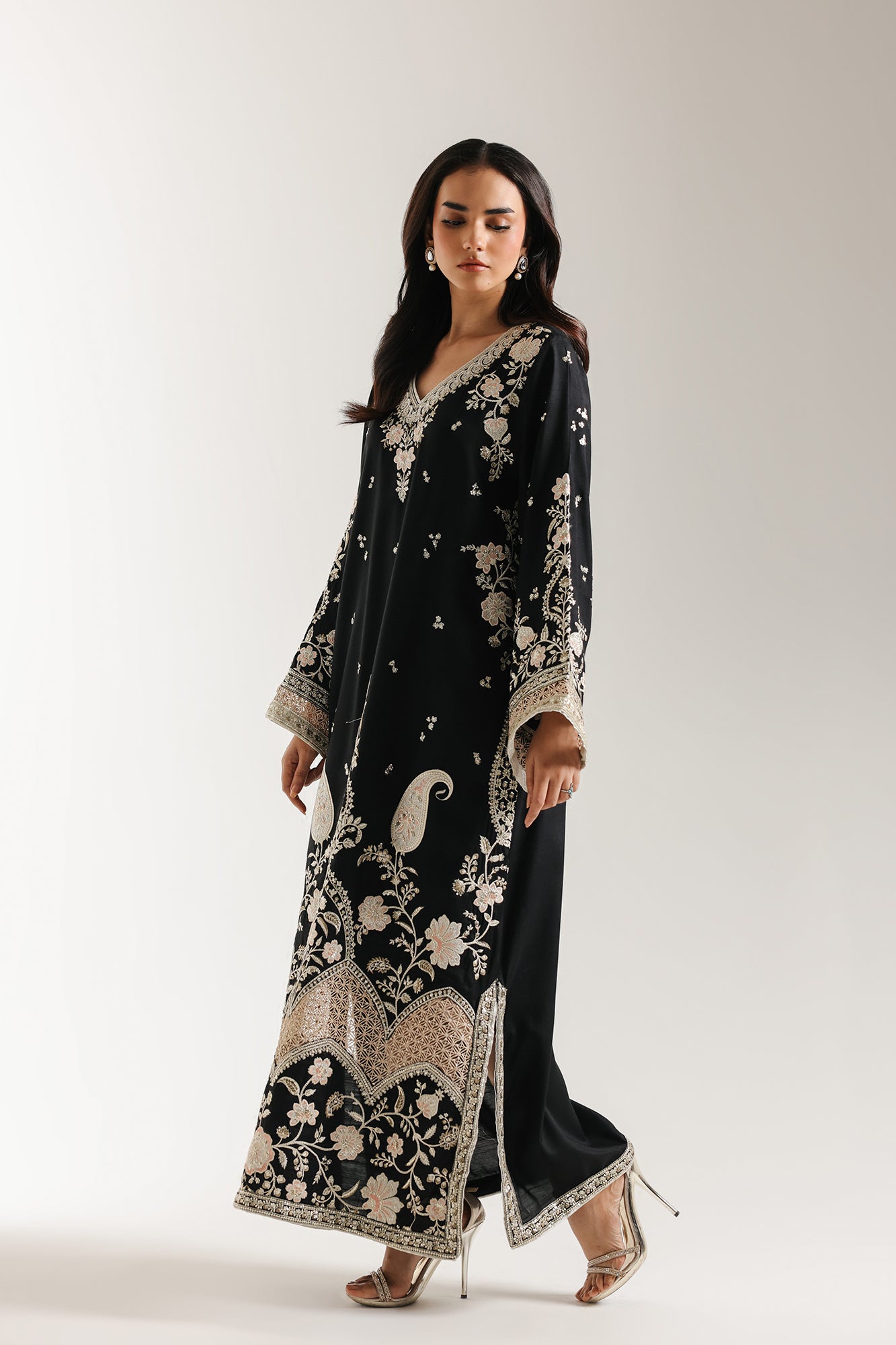 EMBROIDERED KAFTAN (E0971/104/902)