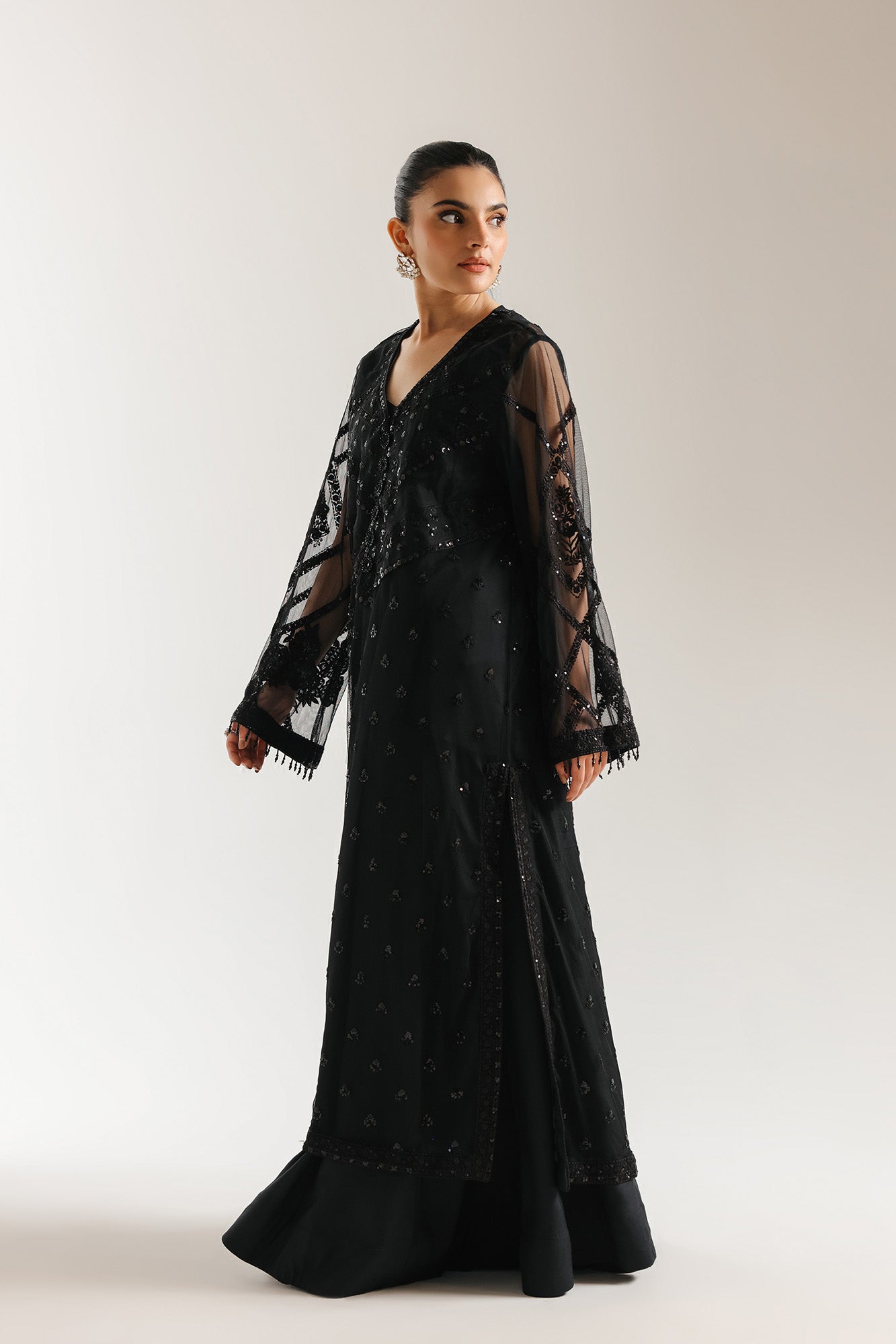 EMBROIDERED SUIT (E0973/104/901)