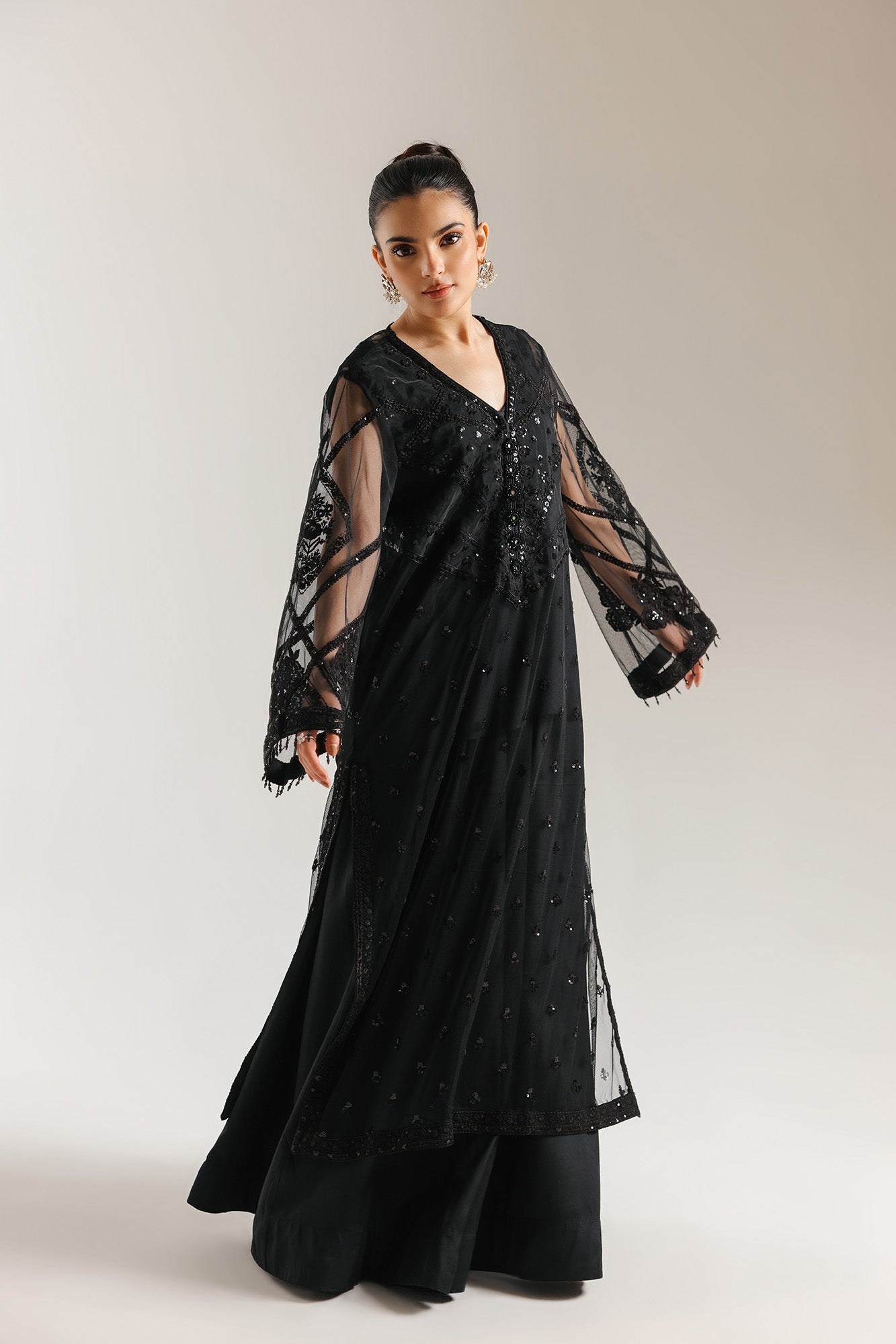 EMBROIDERED SUIT (E0973/104/901)