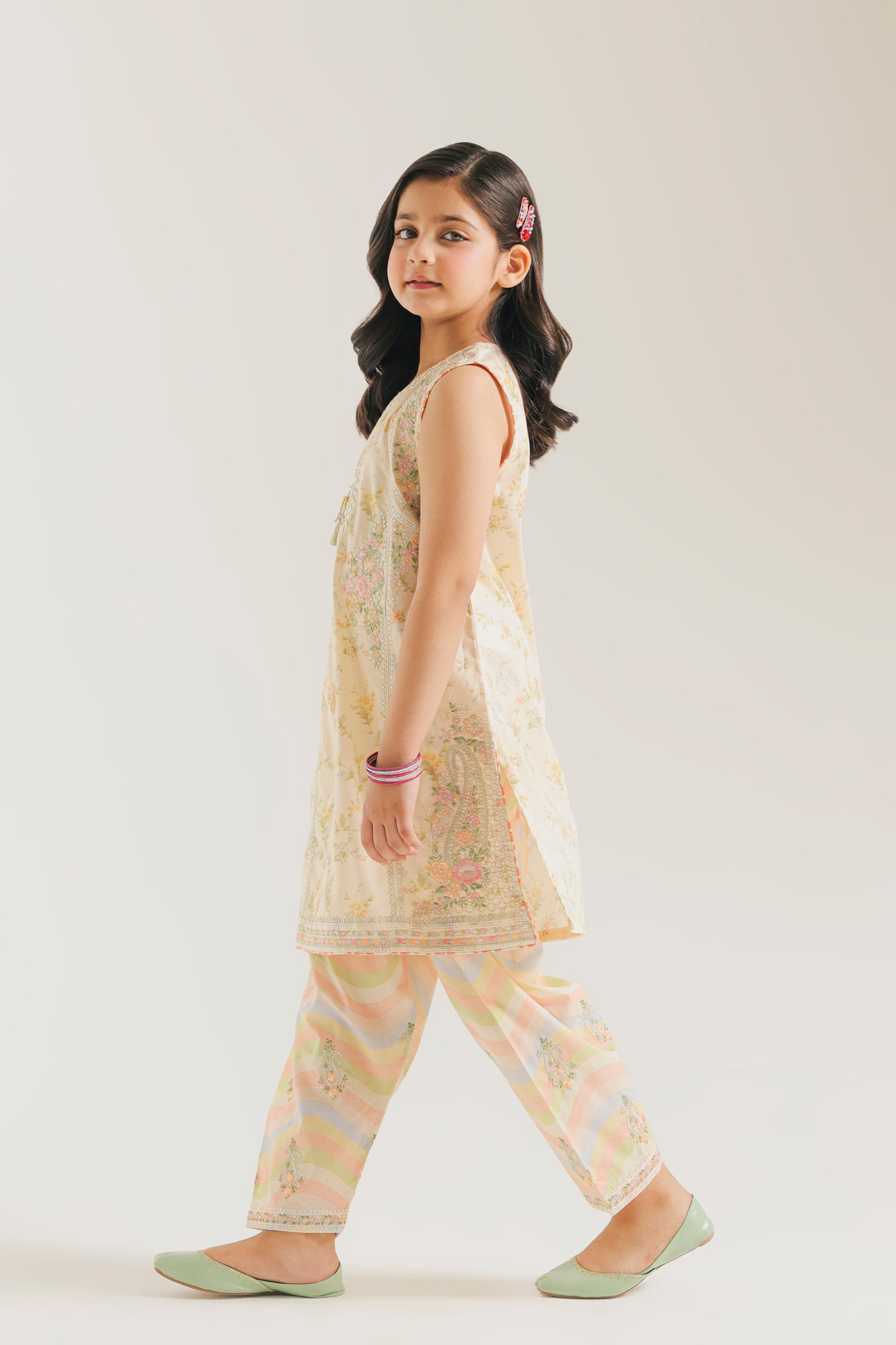 EMBROIDERED SUIT (E0986/404/216 E0986/304/216)