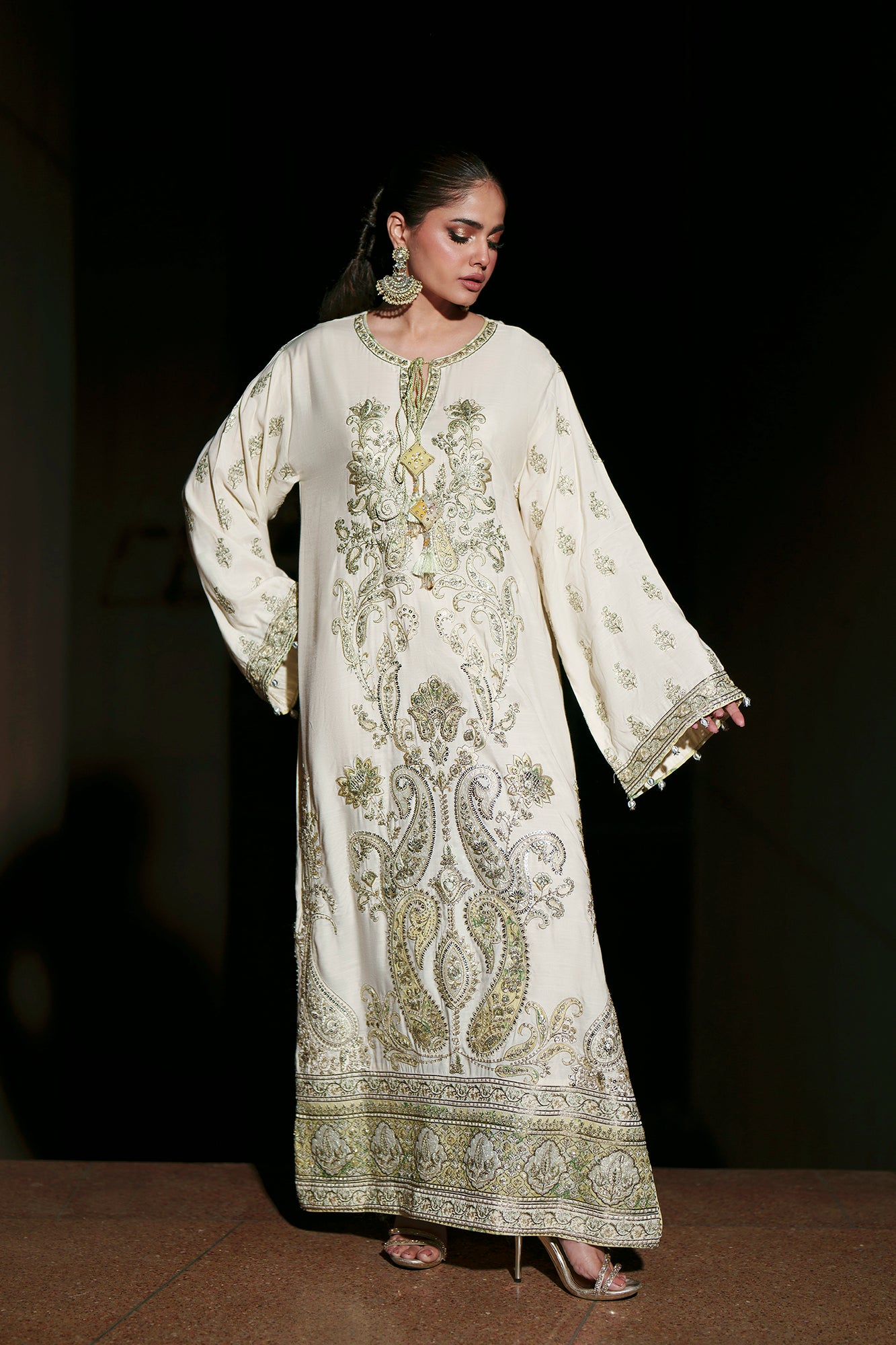EMBROIDERED KAFTAN (E1002/104/005)