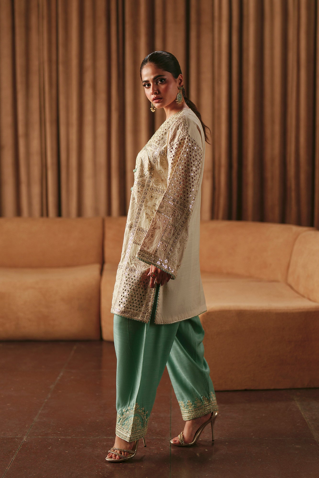 EMBROIDERED SUIT (E1013/104/002)