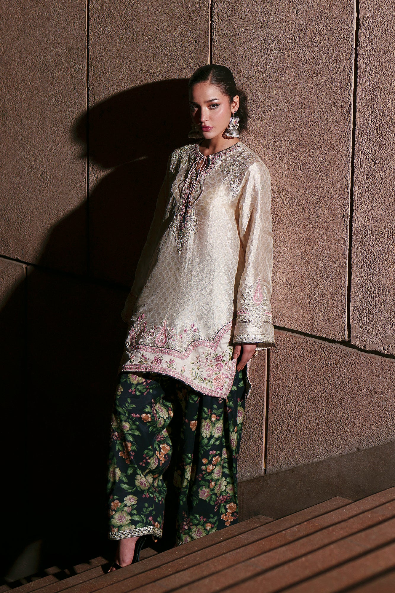 EMBROIDERED SUIT (E1014/104/002)