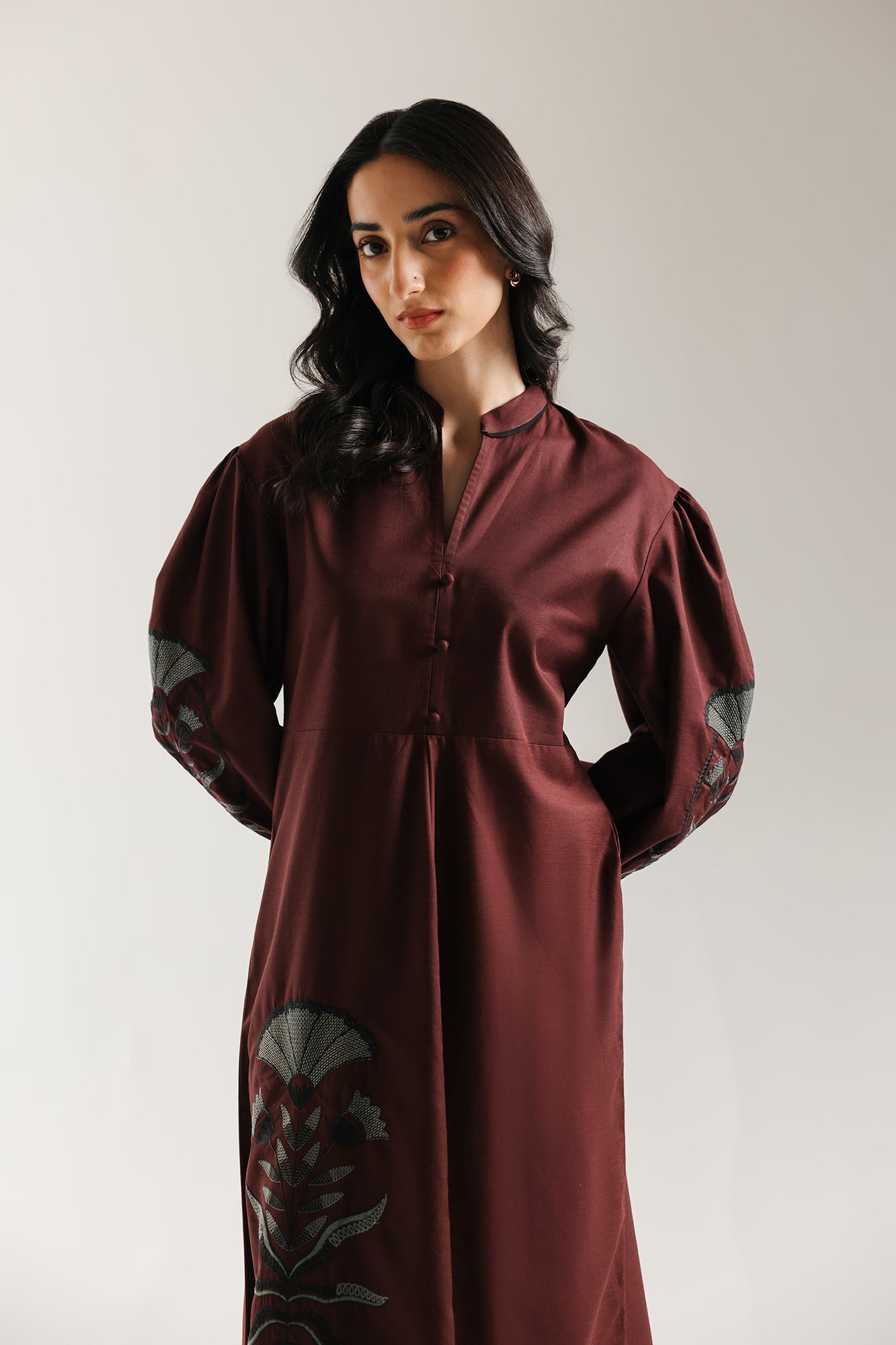 EMBROIDERED DRESS (E1015/101/516)