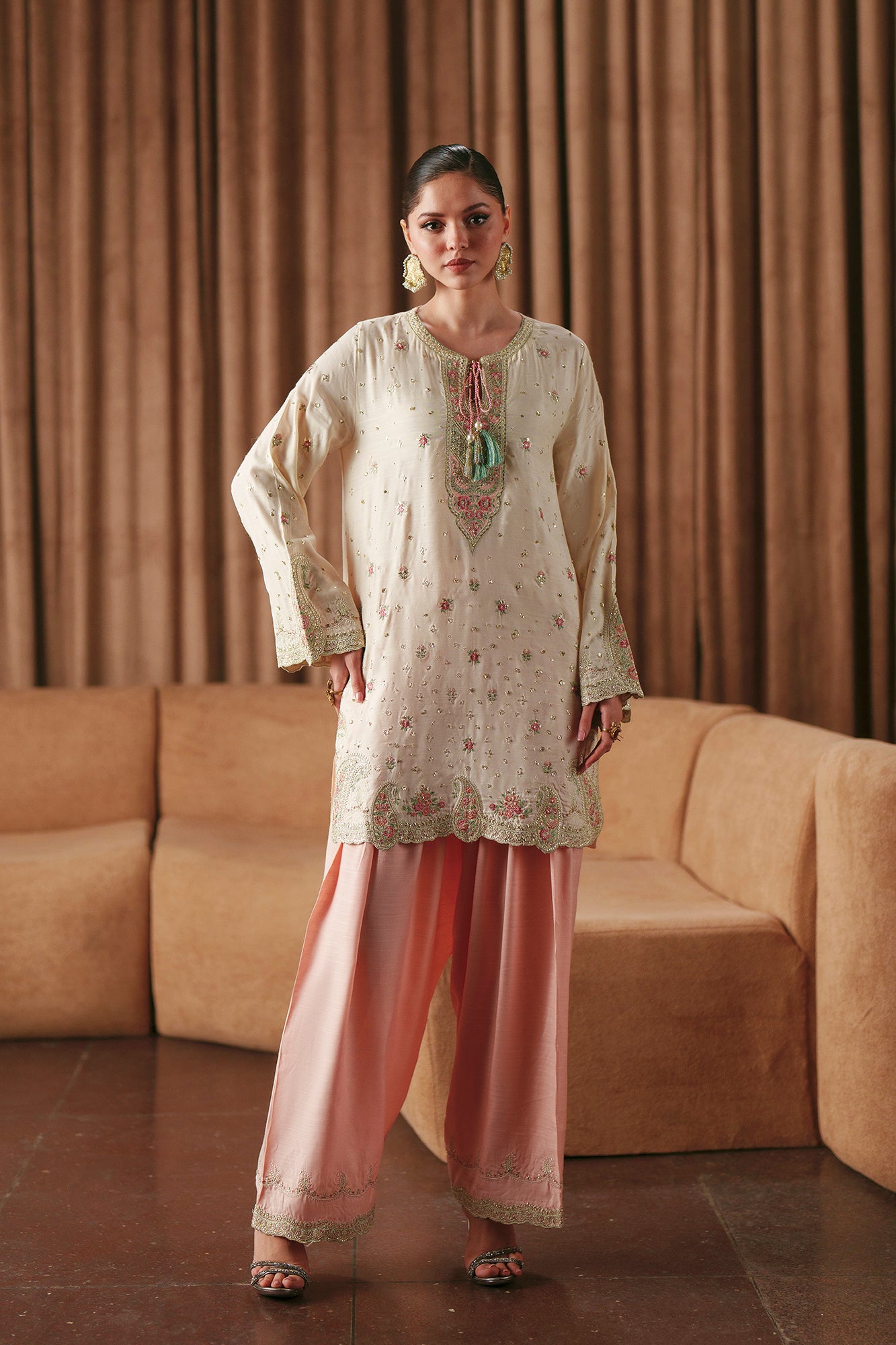 EMBROIDERED SUIT (E1015/104/004)