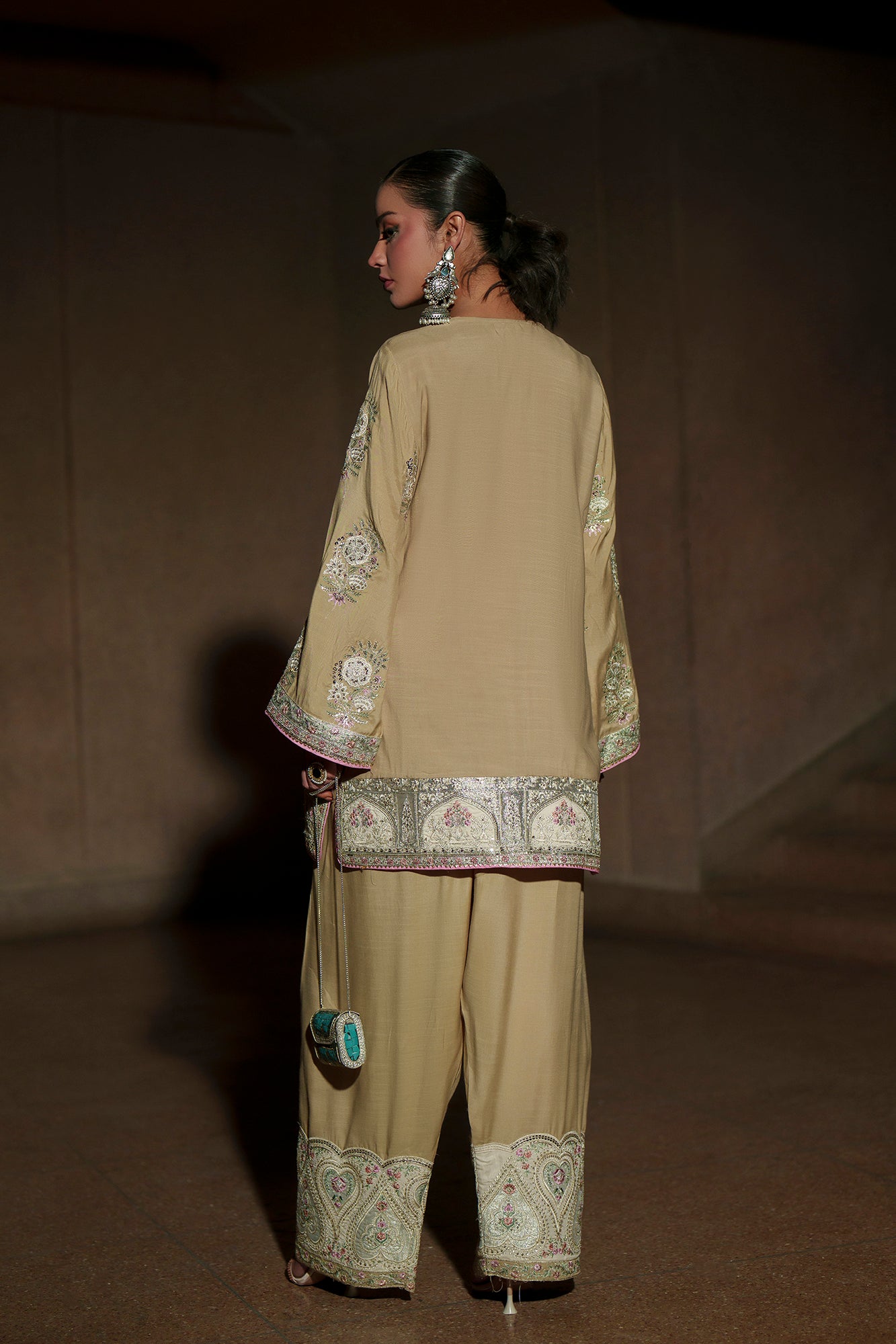 EMBROIDERED SUIT (E1020/104/114)