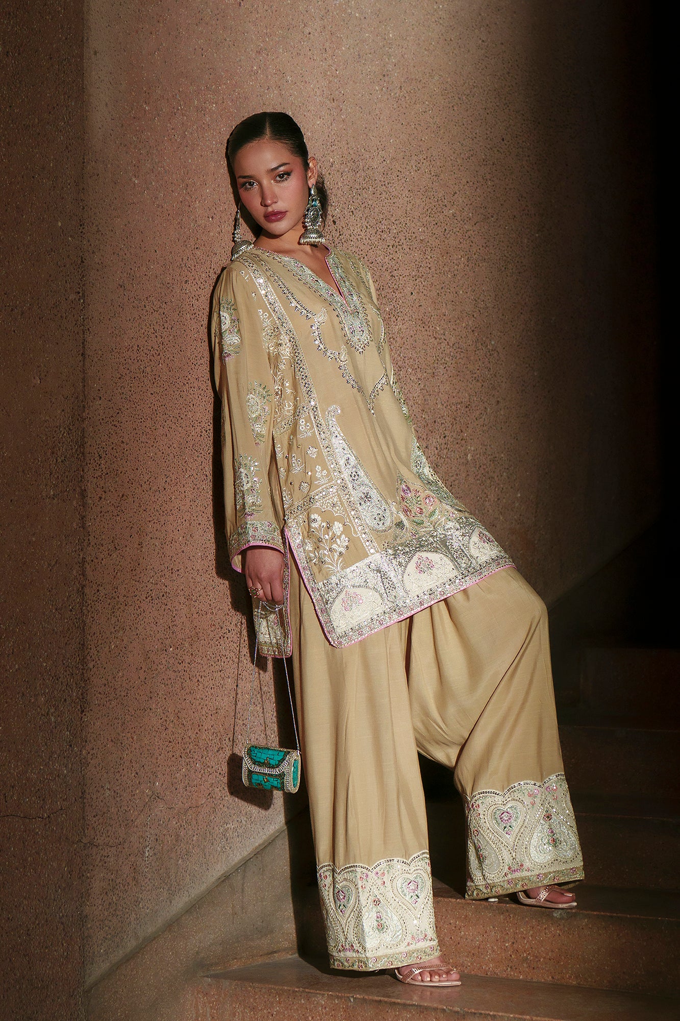 EMBROIDERED SUIT (E1020/104/114)