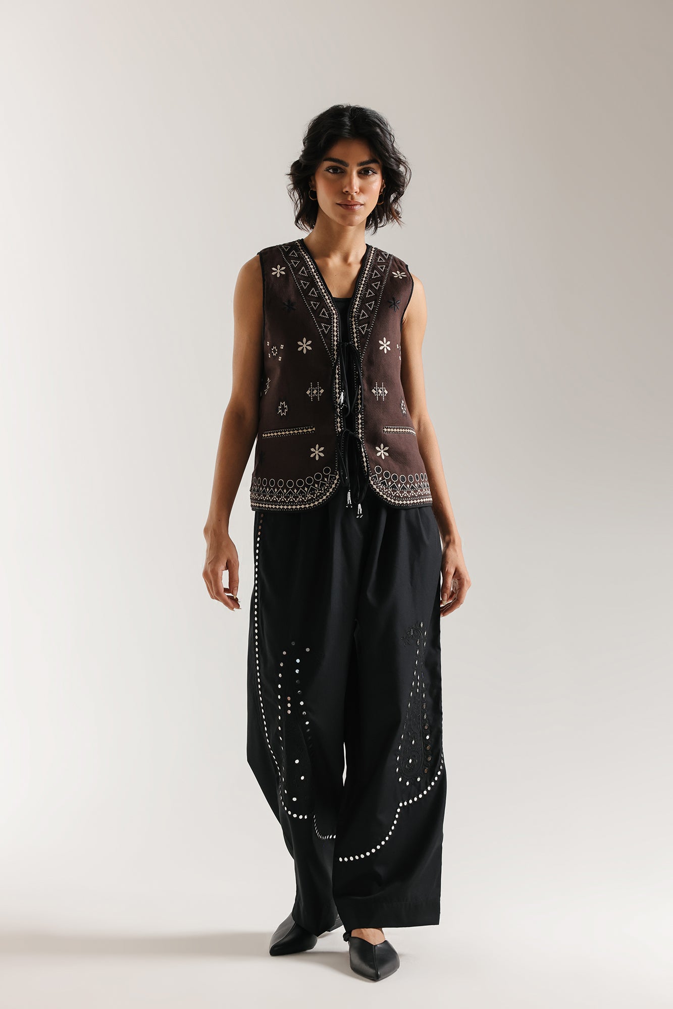 EMBROIDERED TROUSER (E1025/101/902)