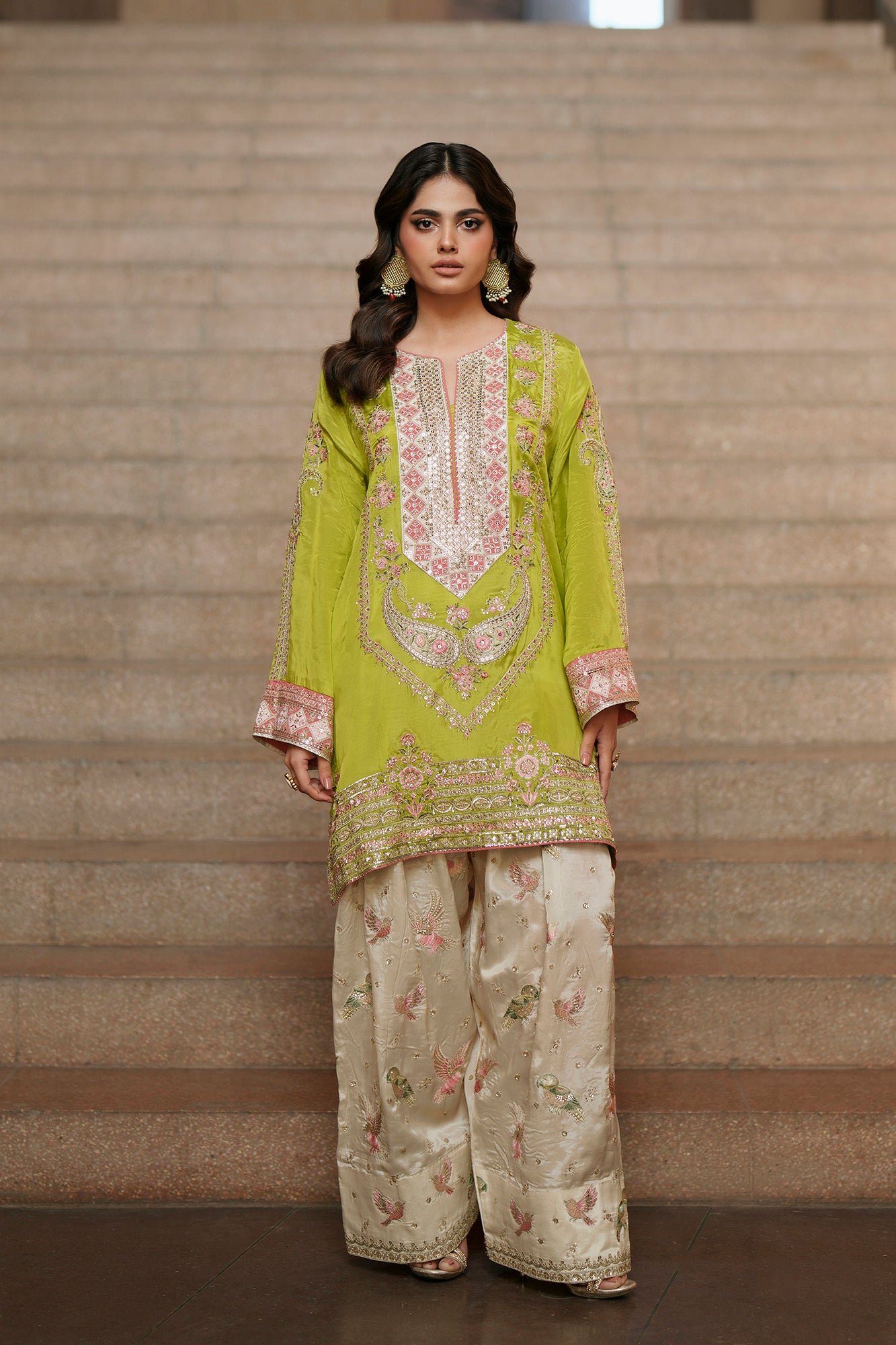 EMBROIDERED SUIT (E1025/104/123)