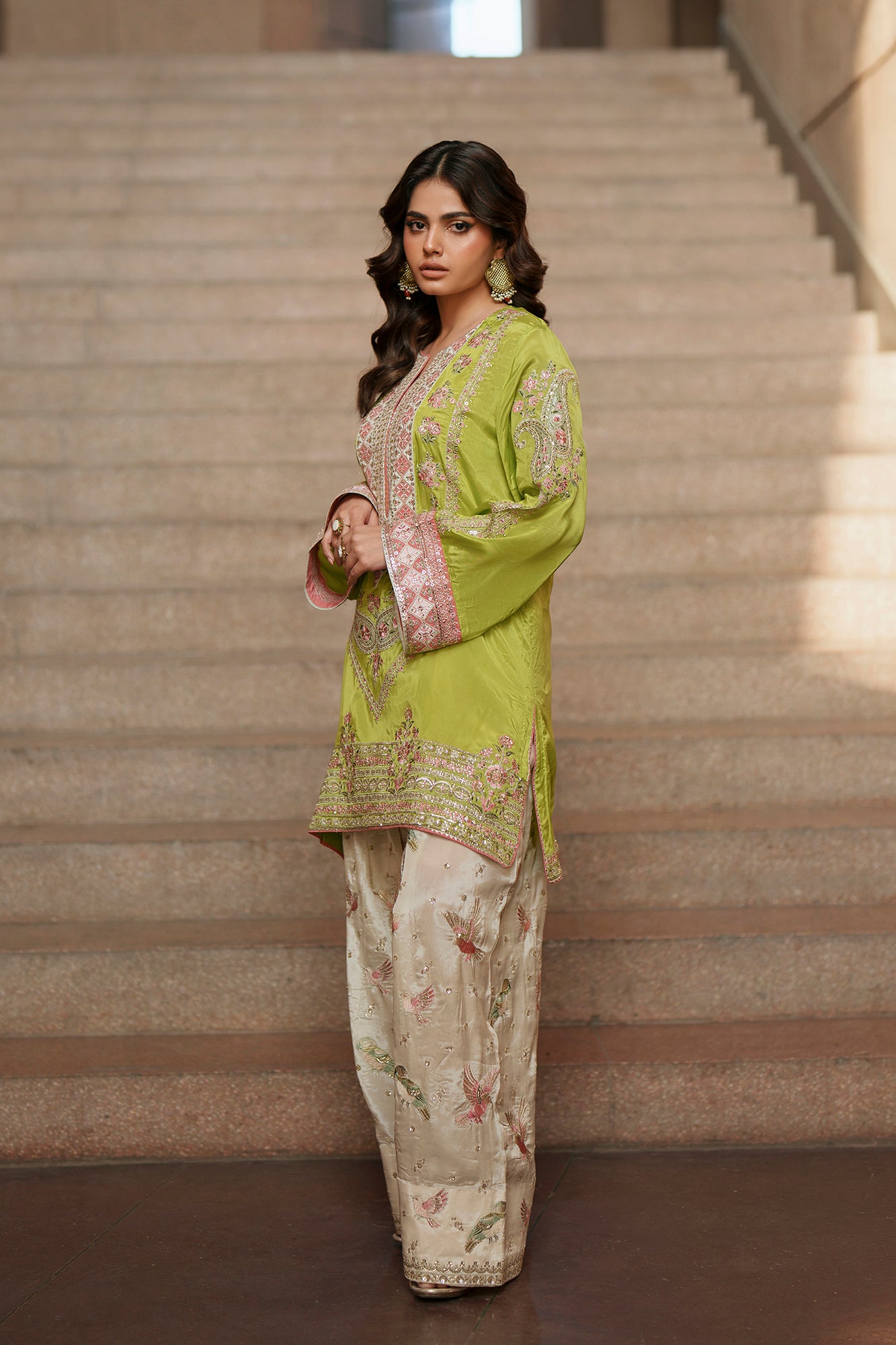 EMBROIDERED SUIT (E1025/104/123)