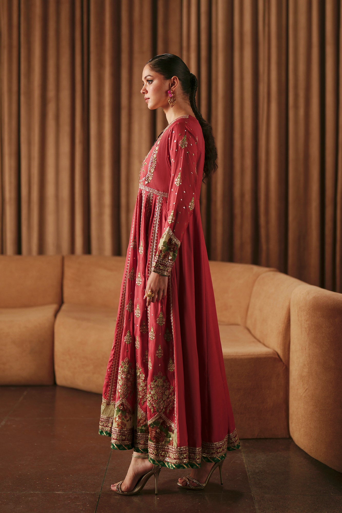 EMBROIDERED PISHWAS (E1026/104/313)