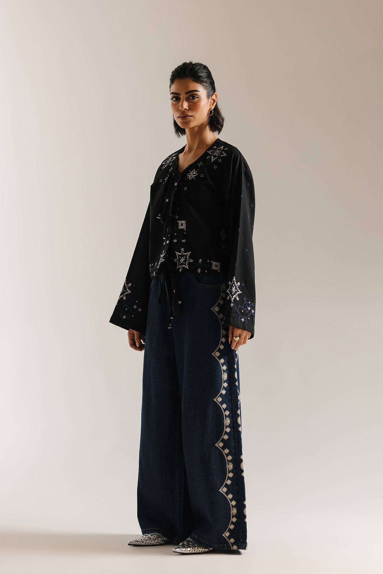 EMBROIDERED JEANS (E1027/101/622)