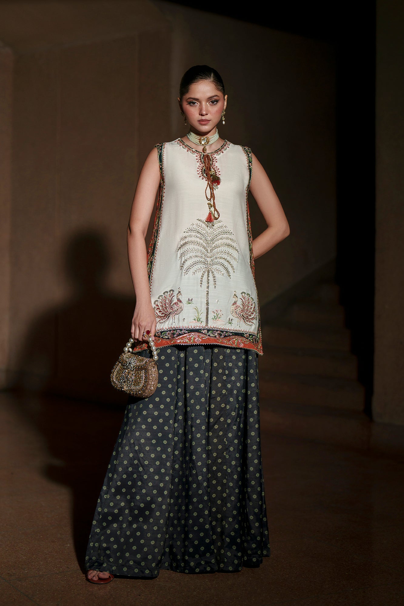 EMBROIDERED SUIT (E1028/104/002)