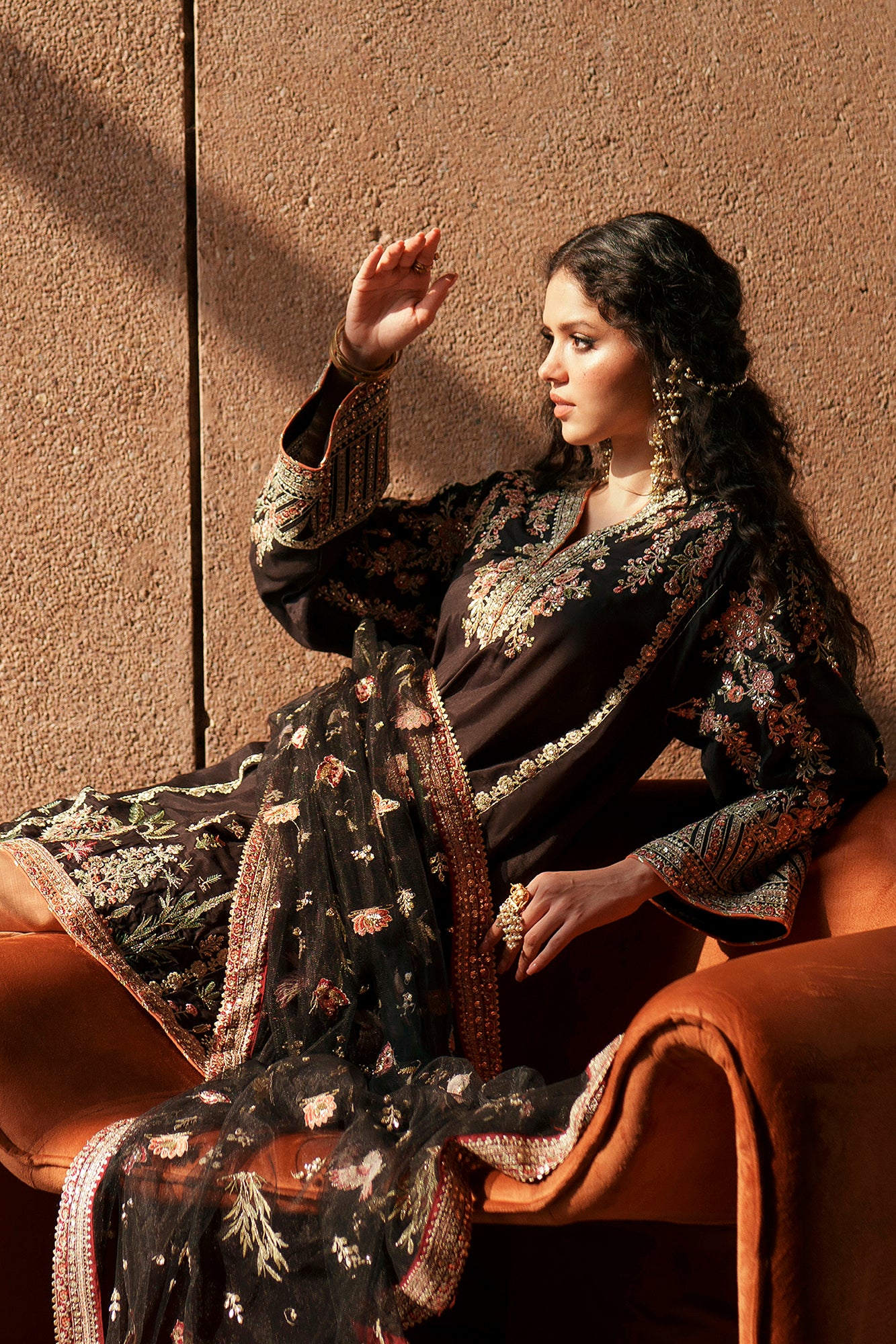 EMBROIDERED SUIT (E1029/104/902)