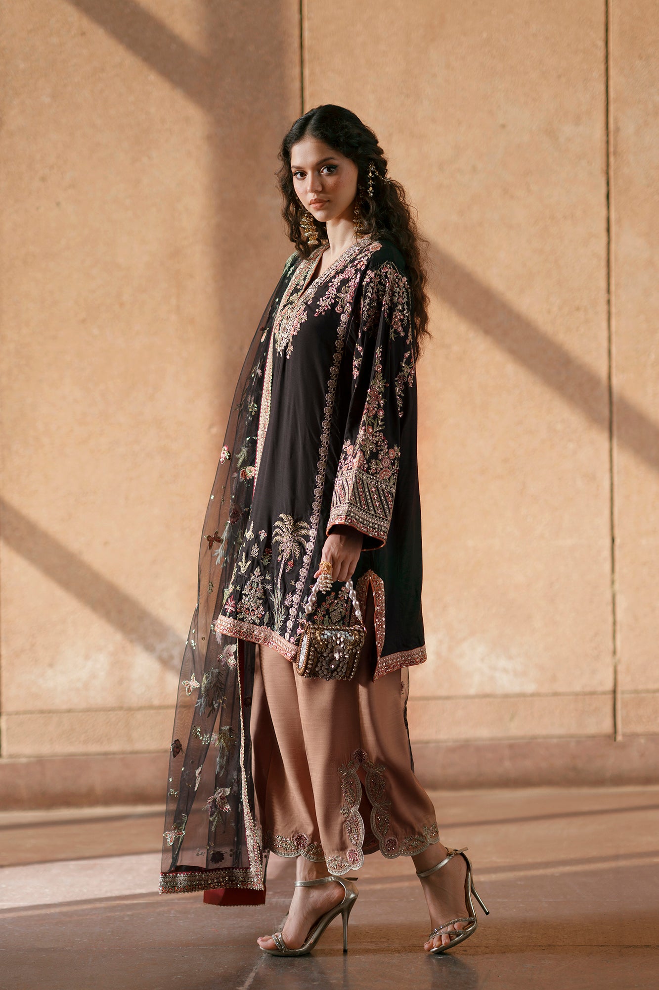 EMBROIDERED SUIT (E1029/104/902)