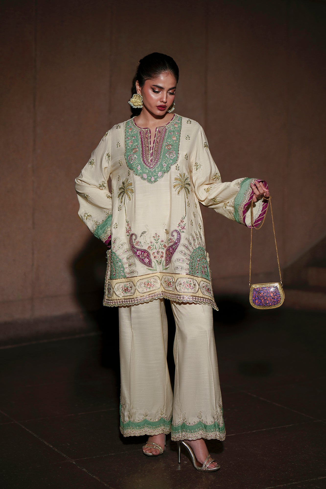 EMBROIDERED SUIT (E1036/104/002)