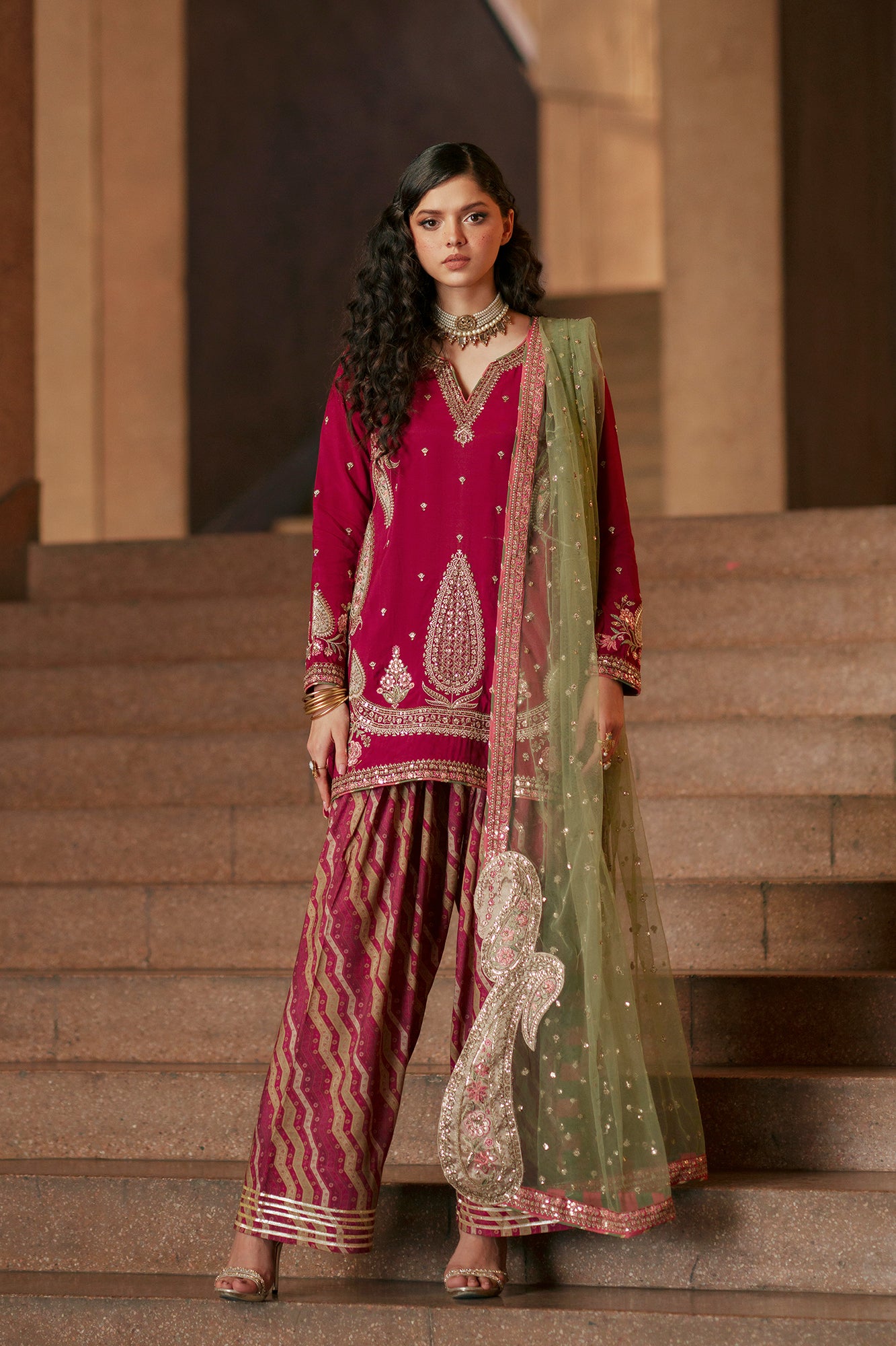 EMBROIDERED SUIT (E1038/104/403)