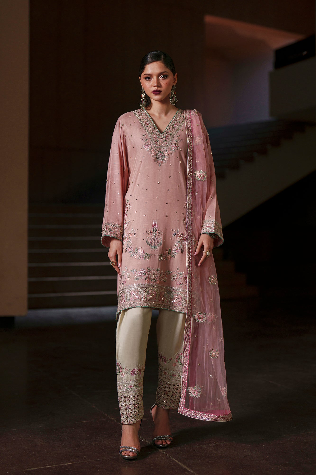 EMBROIDERED SUIT (E1040/104/327)