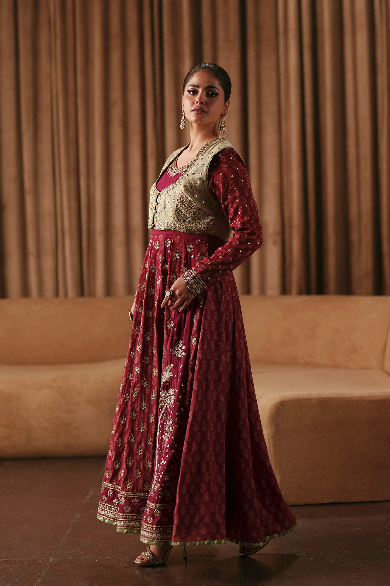 EMBROIDERED PISHWAS (E1045/104/306)