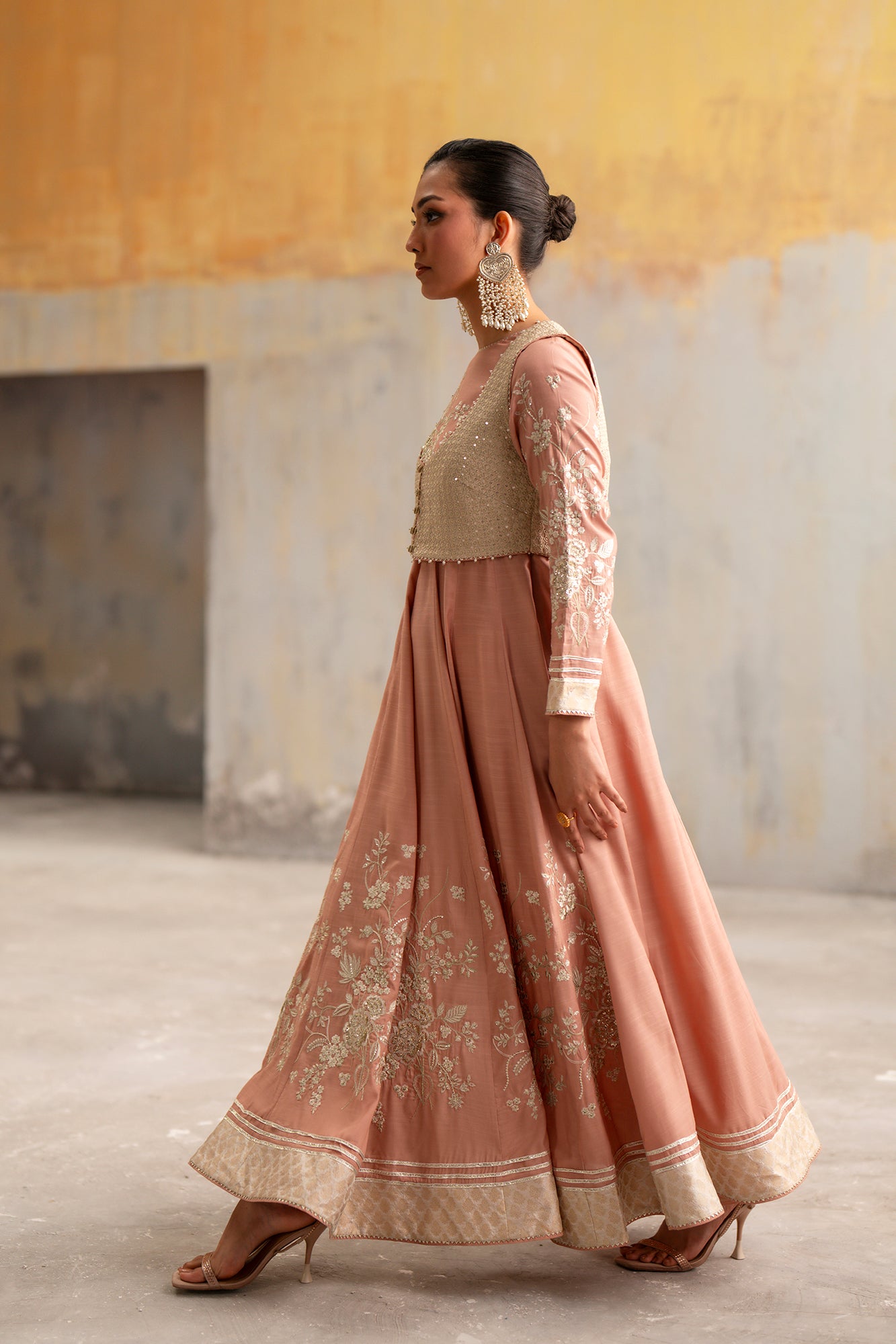 EMBROIDERED PISHWAS (E1053/104/326)