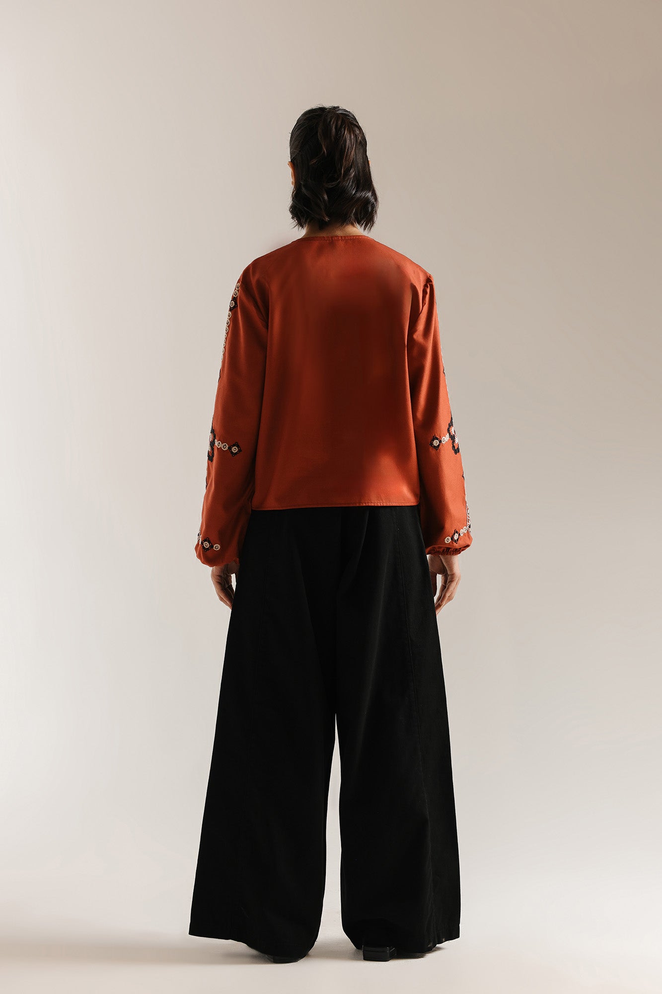 EMBROIDERED JEANS (E1059/101/901)