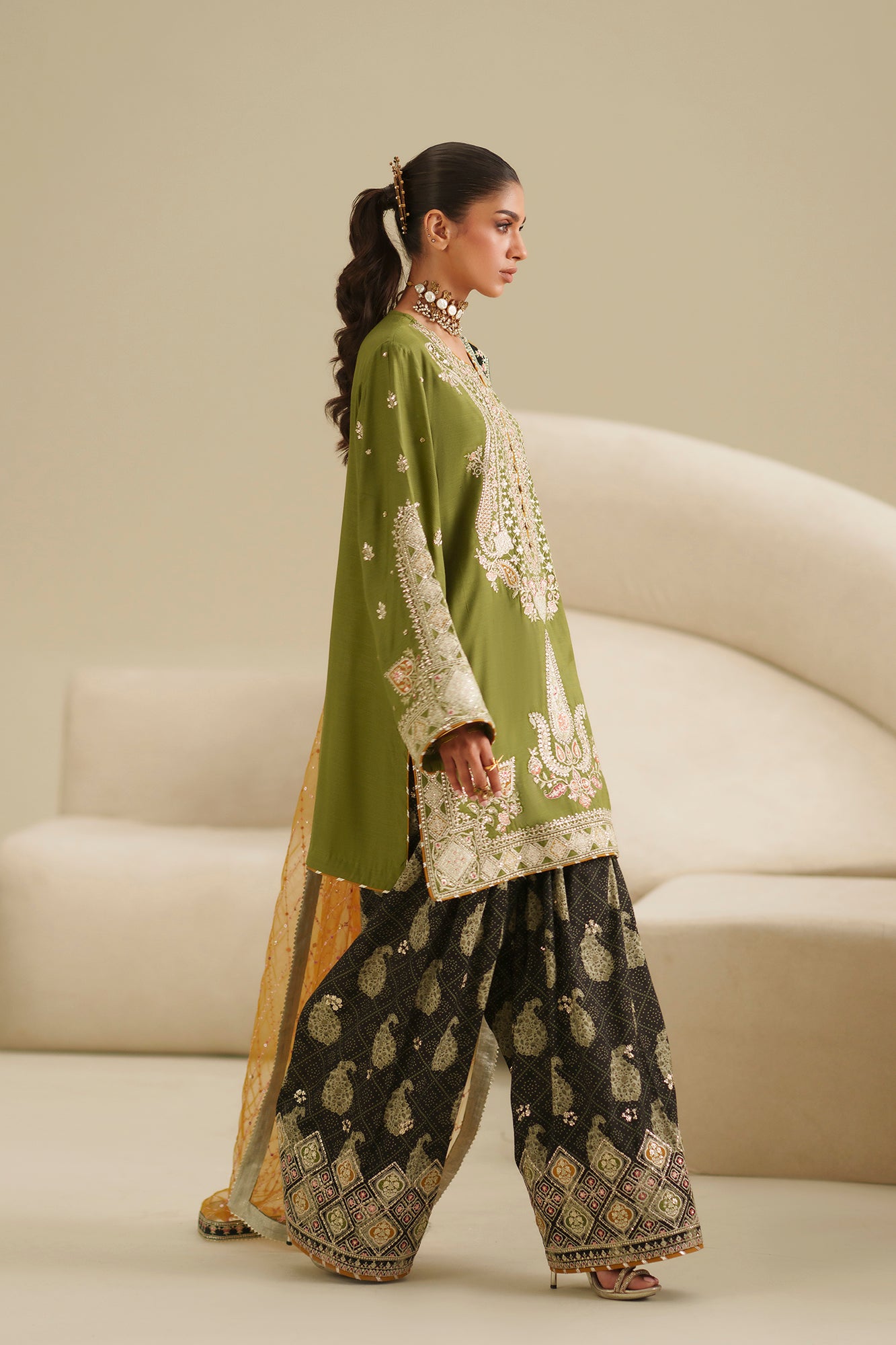 EMBROIDERED SUIT (E1065/104/122)