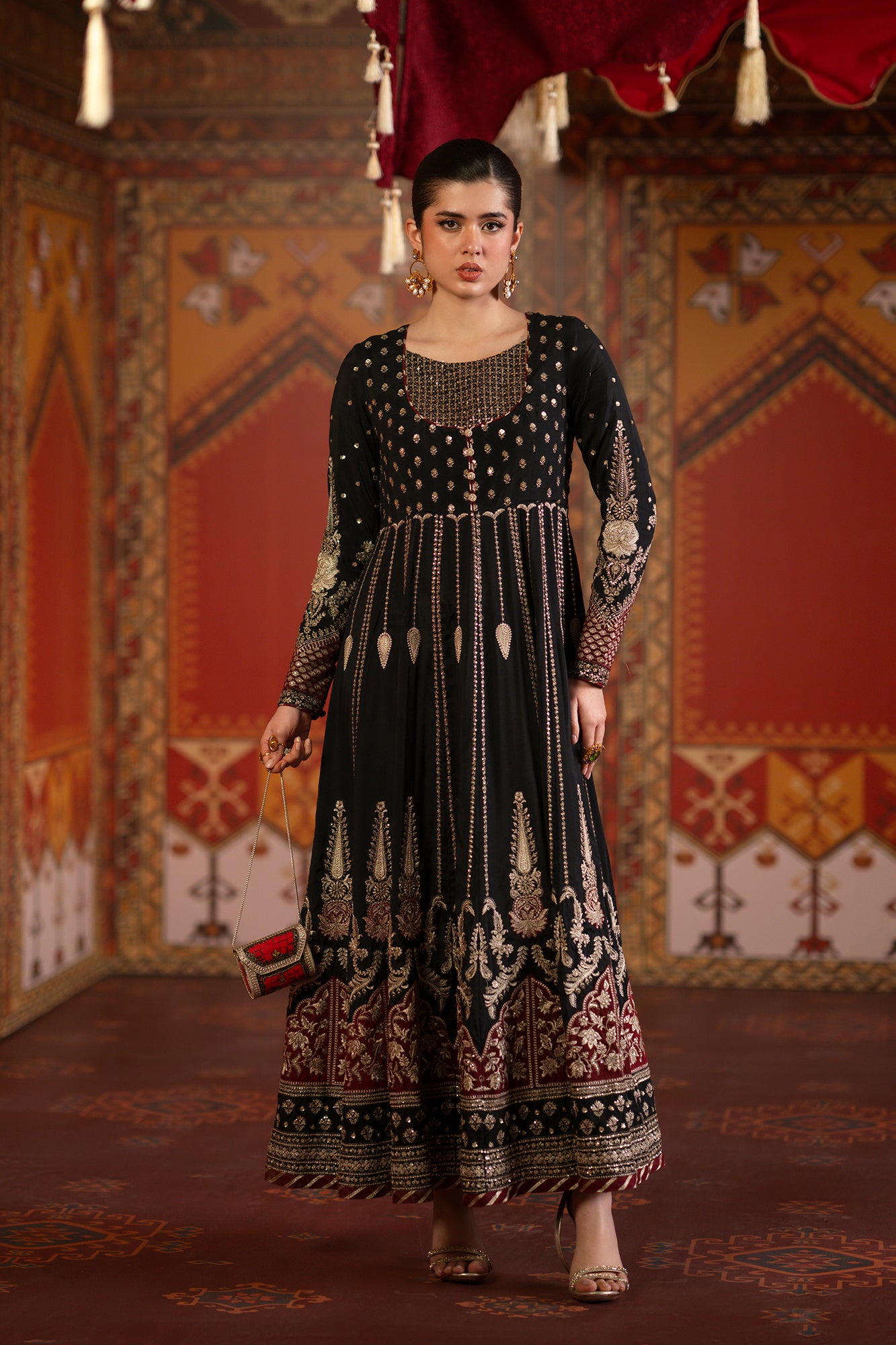EMBROIDERED DRESS (E1067/104/902)