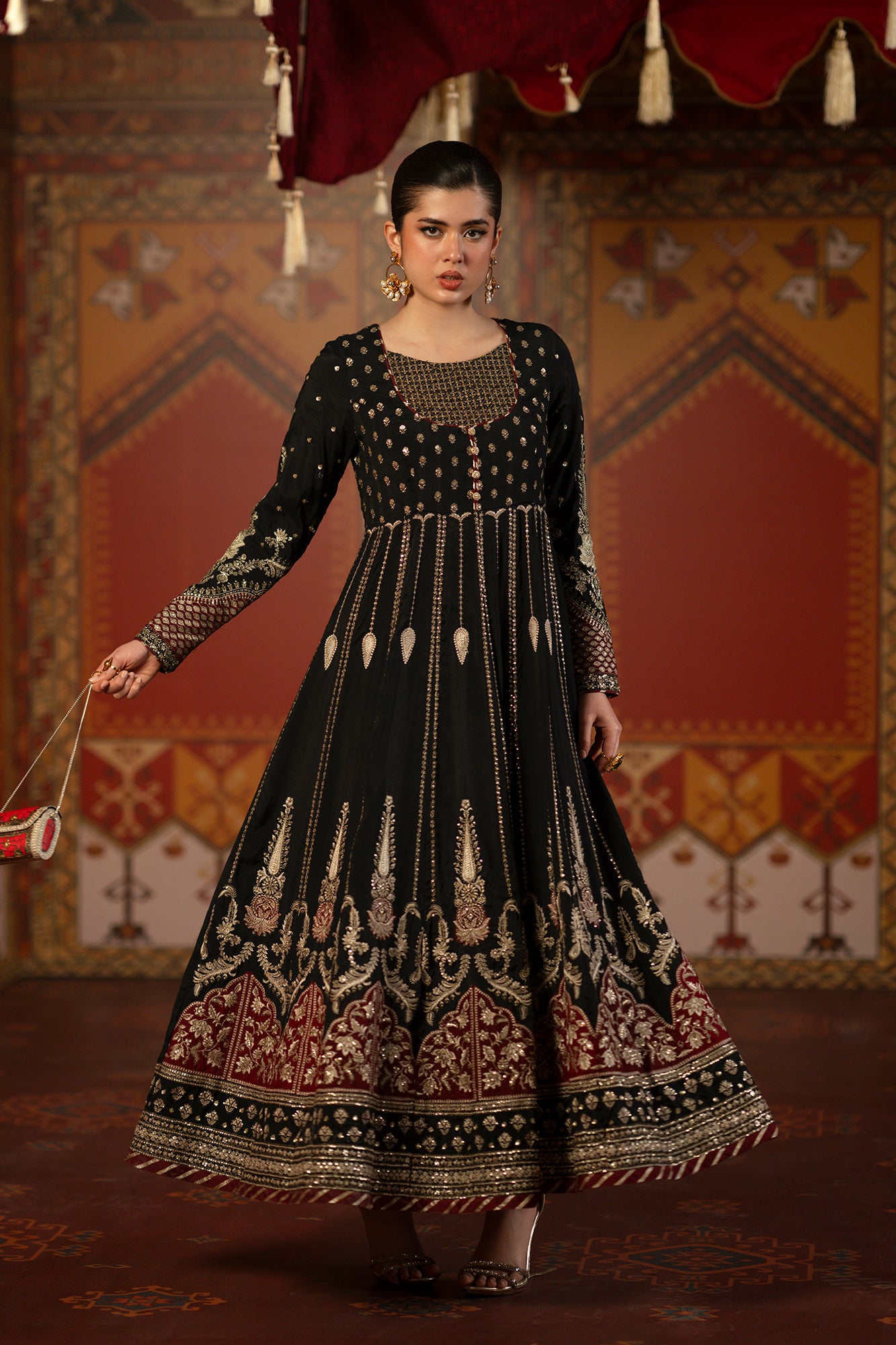 EMBROIDERED DRESS (E1067/104/902)