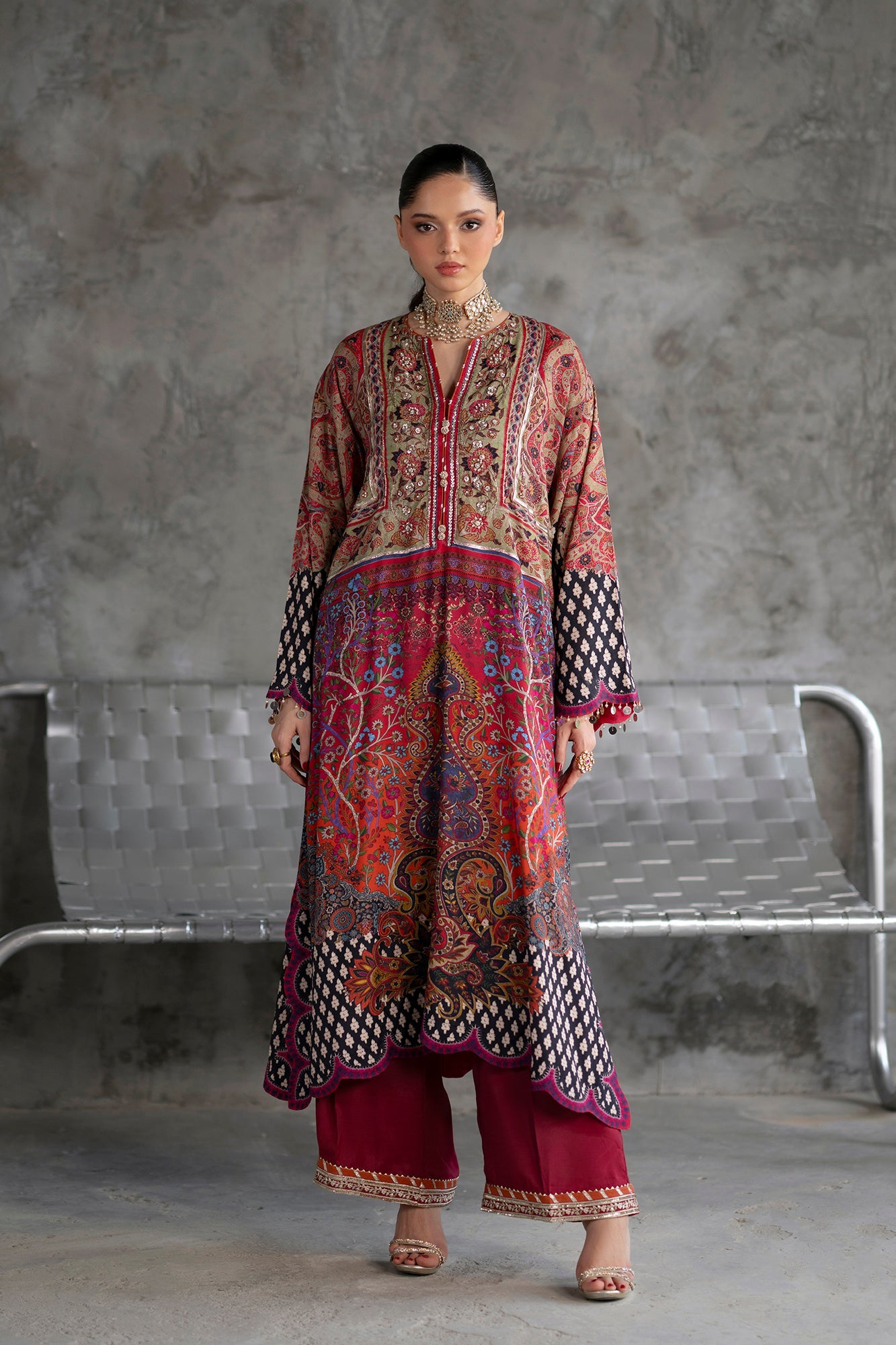 EMBROIDERED SUIT (E1068/104/127)