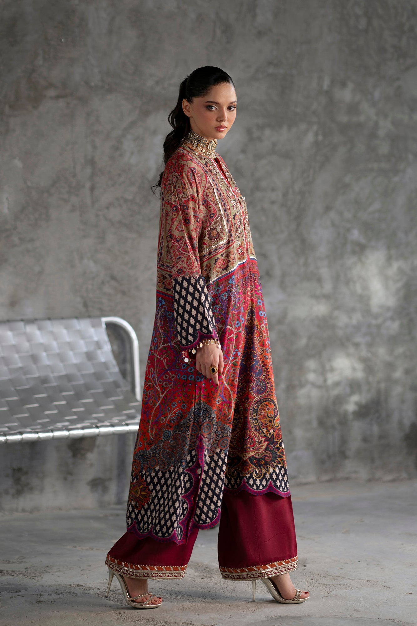 EMBROIDERED SUIT (E1068/104/127)