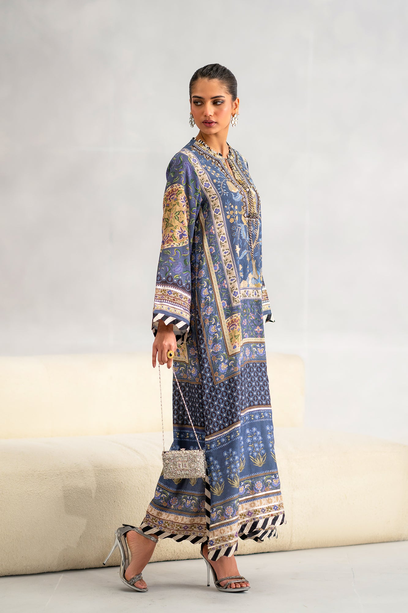 EMBROIDERED KAFTAN (E1073/104/510)
