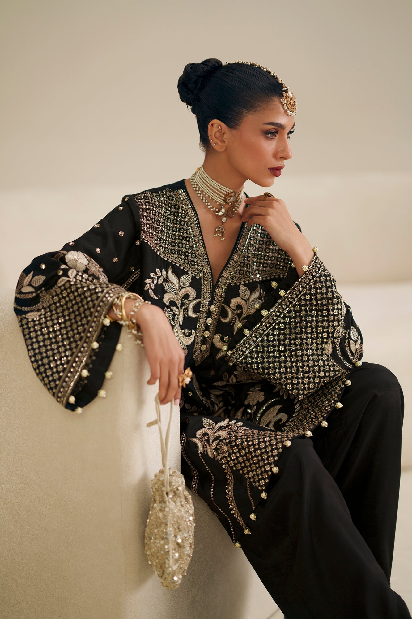 EMBROIDERED SUIT (E1082/104/902)