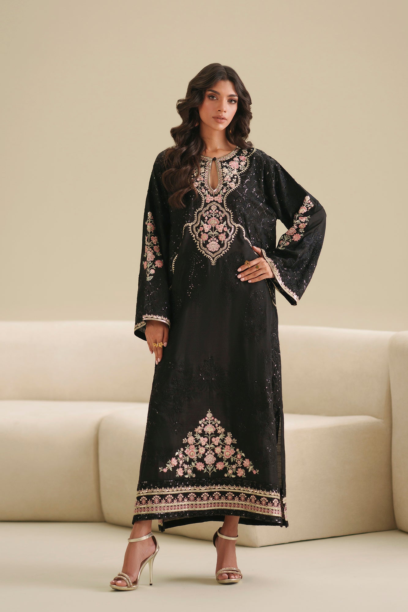 EMBROIDERED KAFTAN (E1088/104/902)