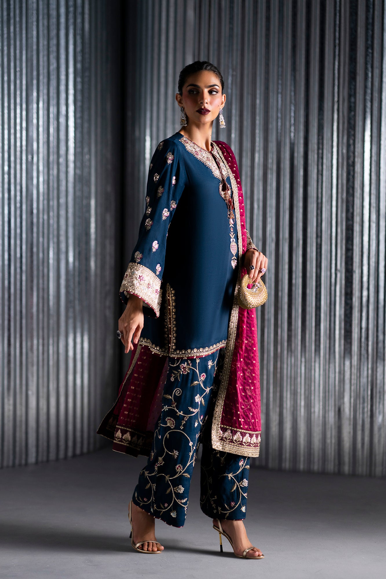 EMBROIDERED SUIT (E1095/104/622)