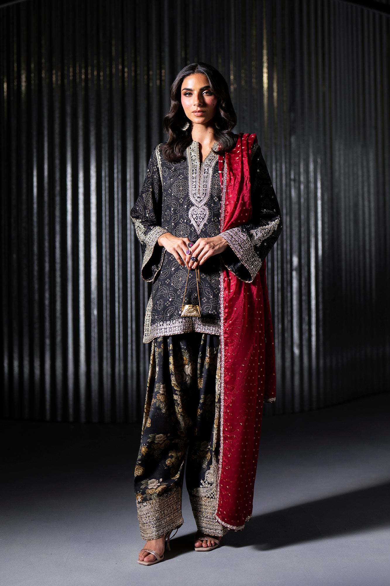 EMBROIDERED SUIT (E1101/104/902)
