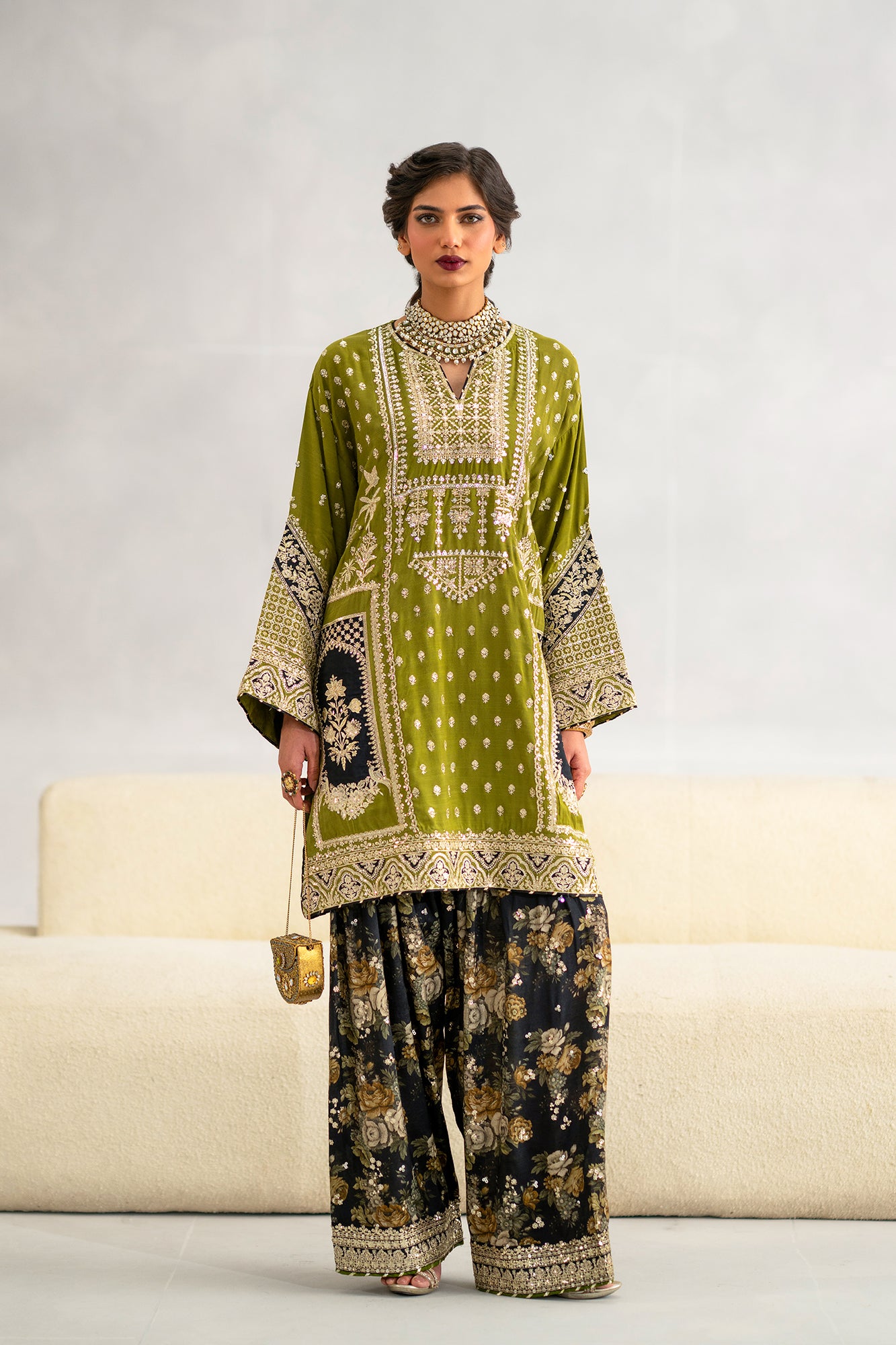 EMBROIDERED SUIT (E1103/104/126)