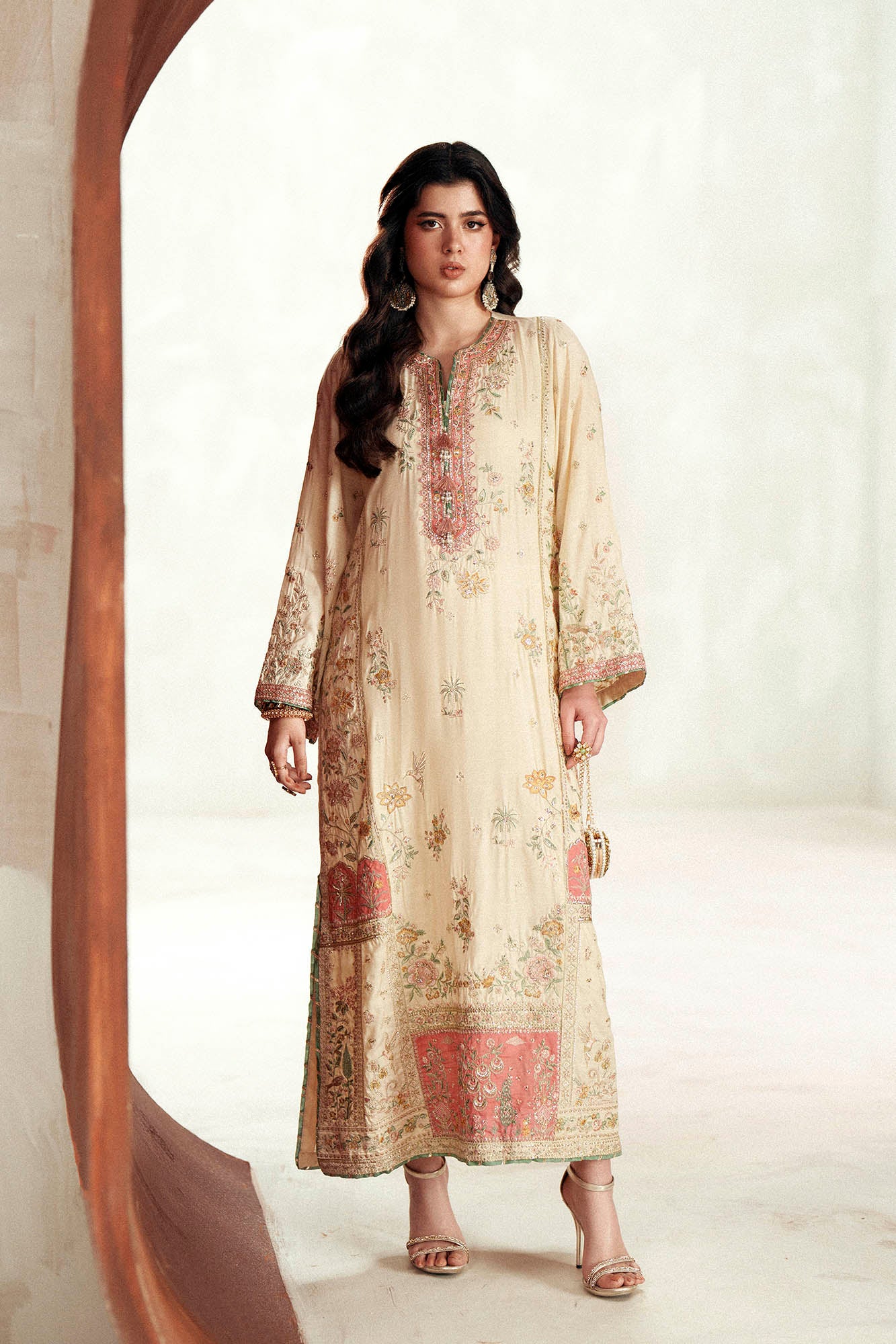 EMBROIDERED KAFTAN (E1105/104/002)
