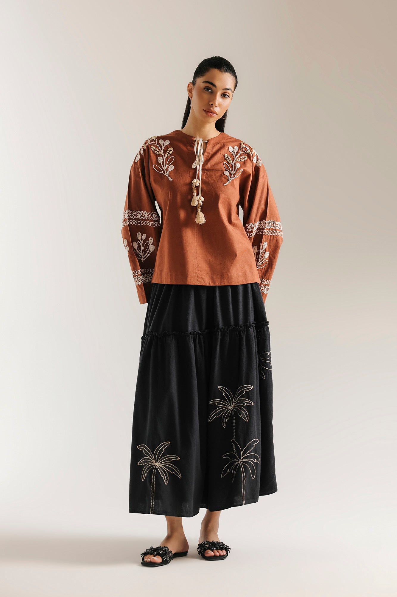 EMBROIDERED TOP (E1107/101/205)
