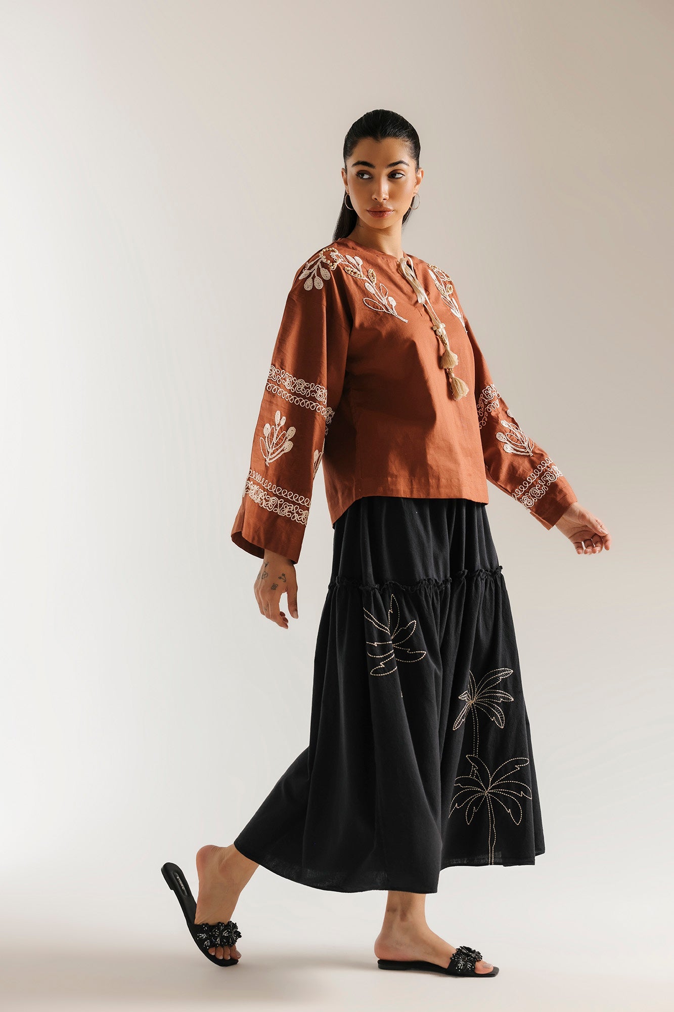 EMBROIDERED TOP (E1107/101/205)