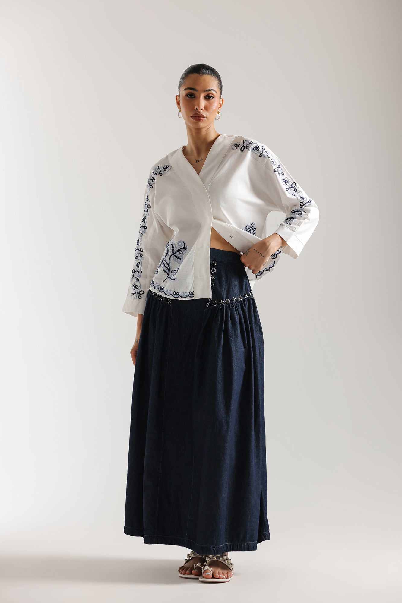 EMBROIDERED SHIRT (E1112/101/001)