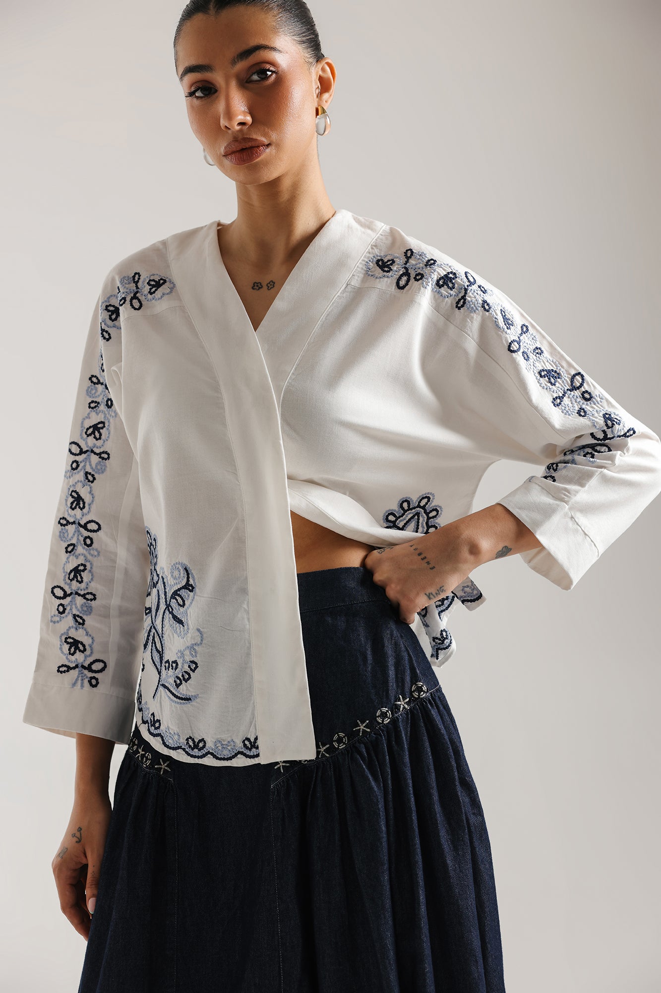EMBROIDERED SHIRT (E1112/101/001)
