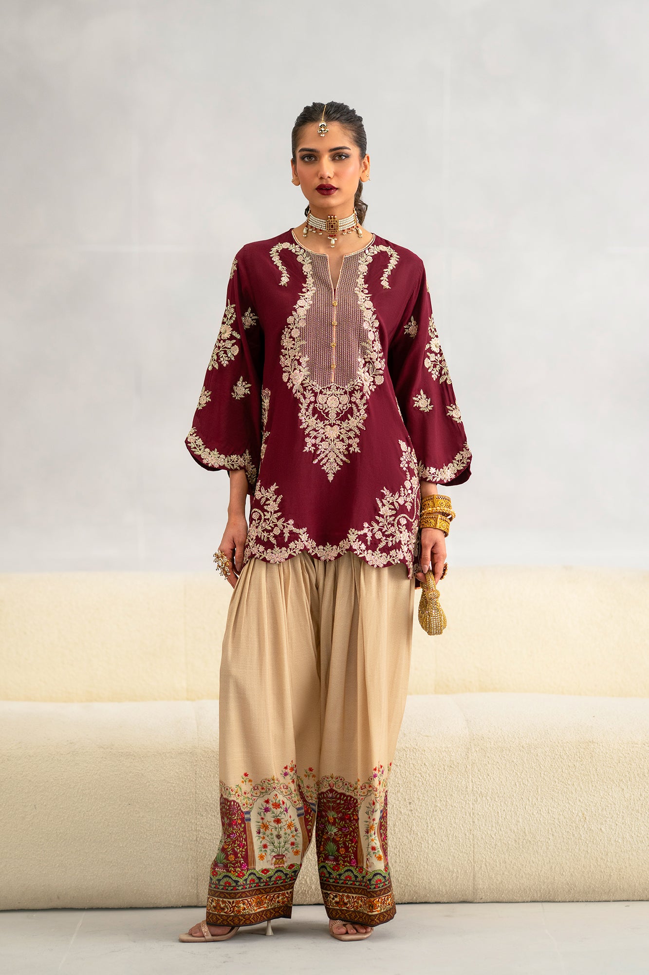 EMBROIDERED SUIT (E1113/104/319)