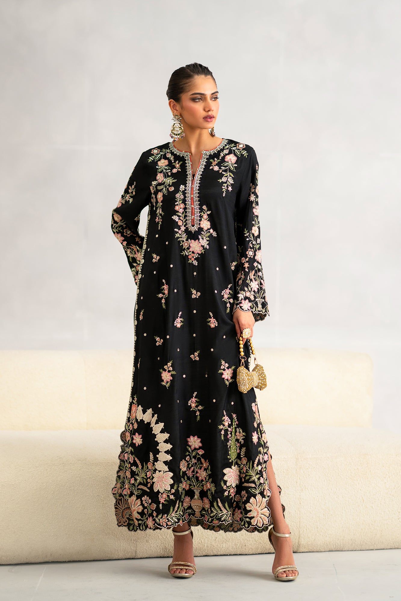 EMBROIDERED KAFTAN (E1115/104/902)
