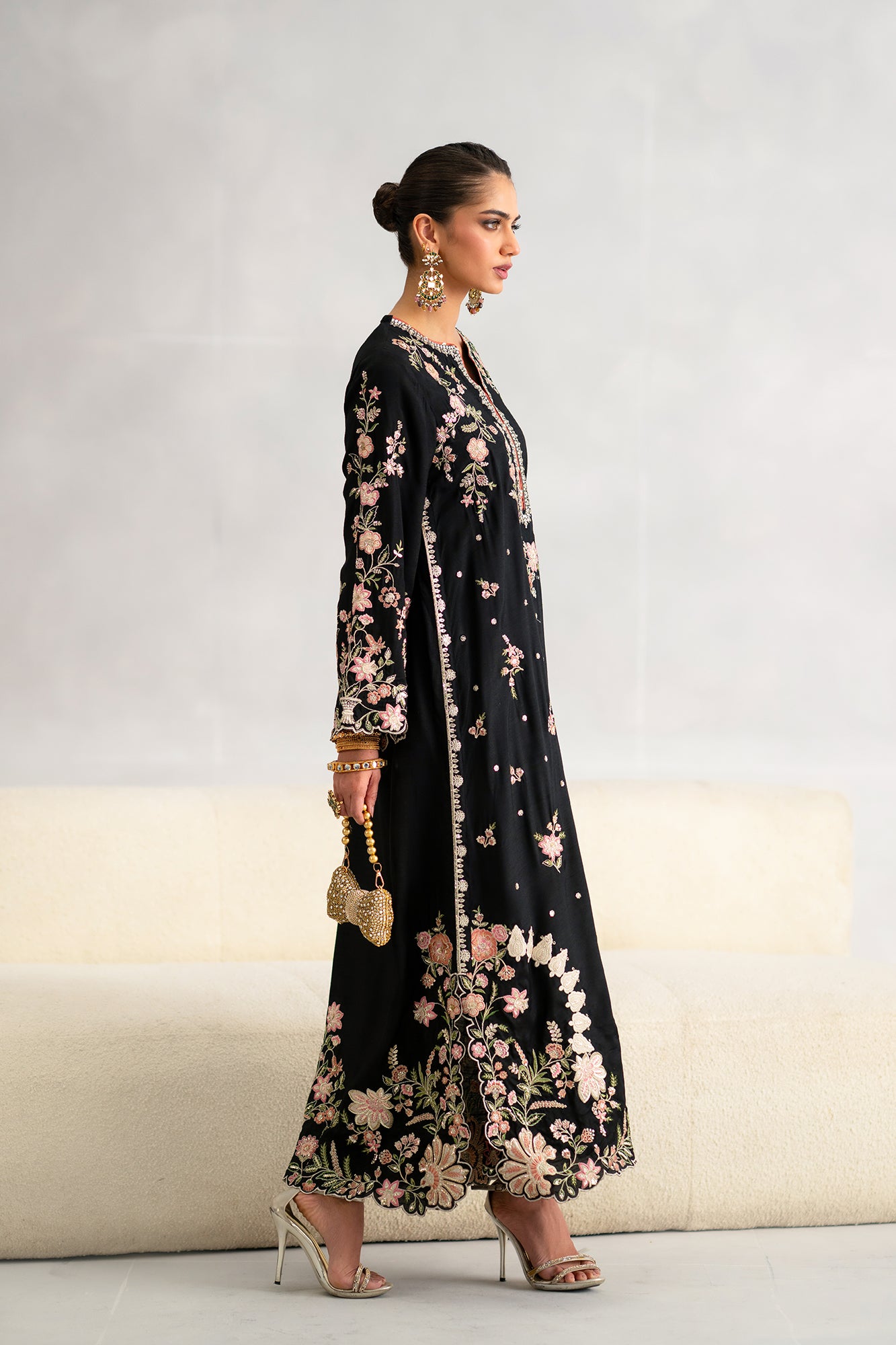 EMBROIDERED KAFTAN (E1115/104/902)