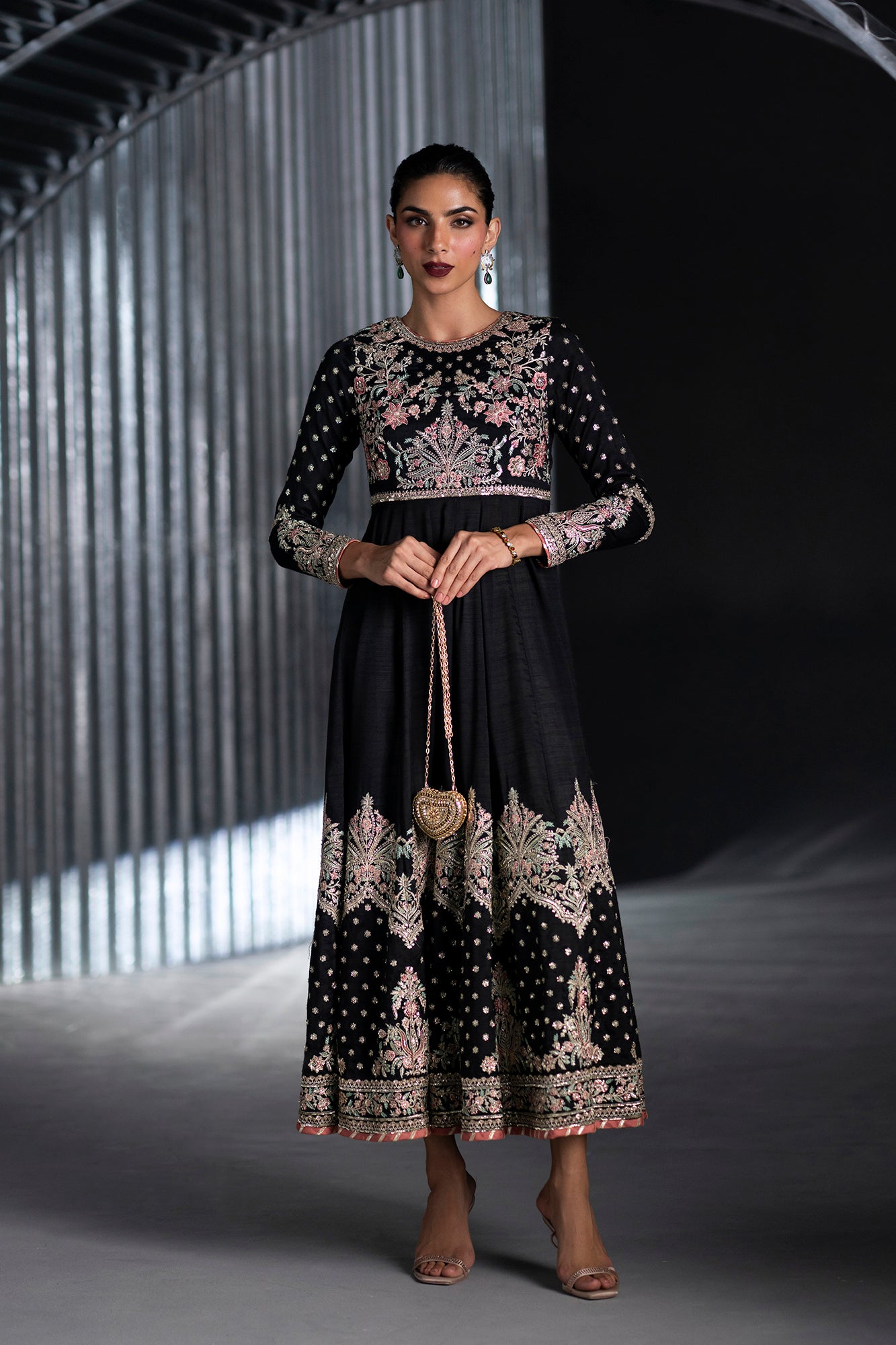 EMBROIDERED DRESS (E1123/104/902)