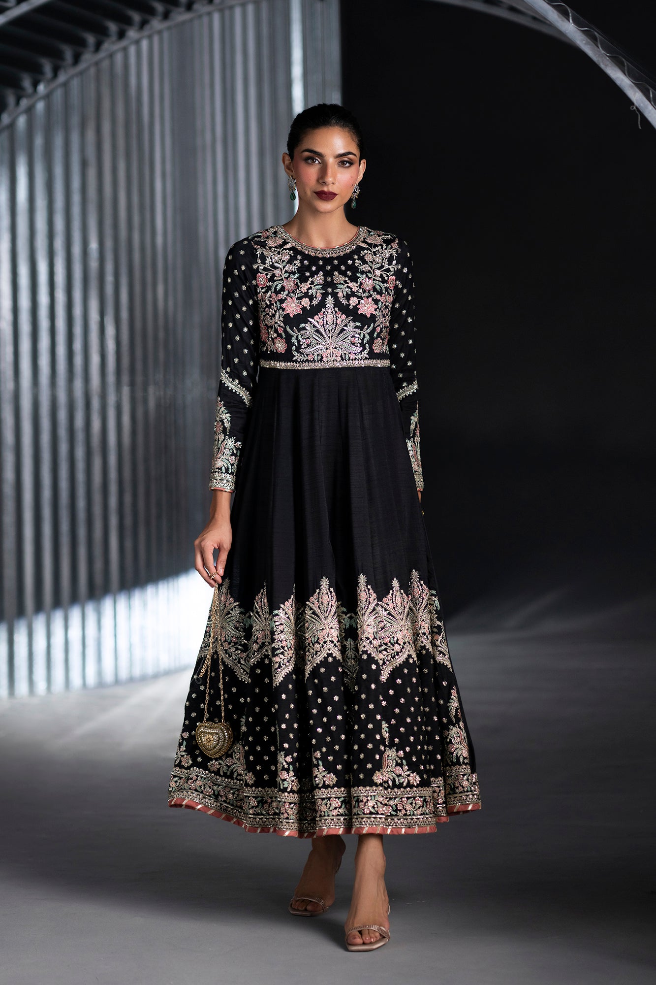 EMBROIDERED DRESS (E1123/104/902)