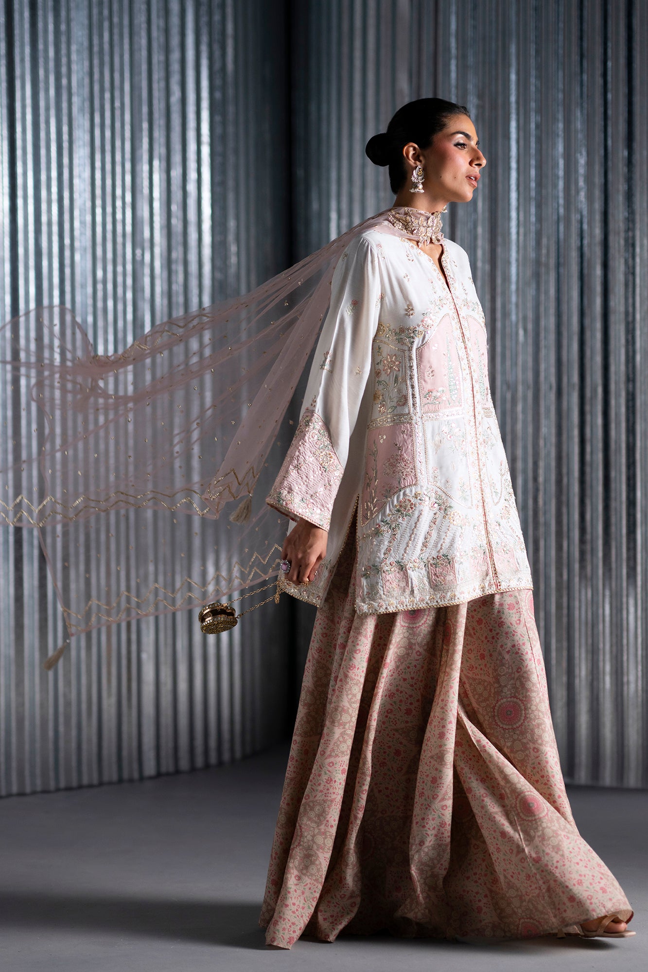 EMBROIDERED SUIT (E1126/104/005)