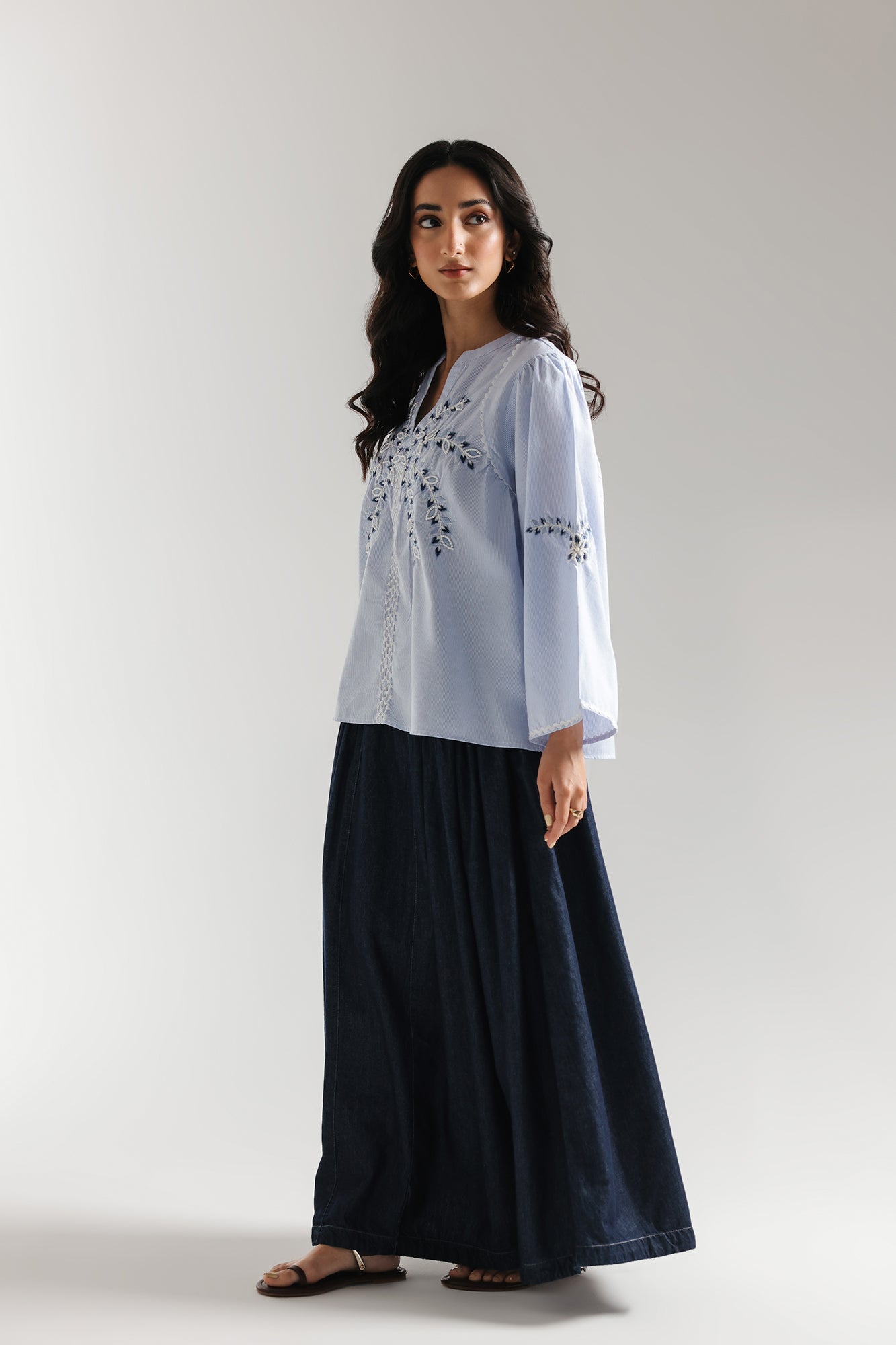 EMBROIDERED TOP (E1130/101/003)