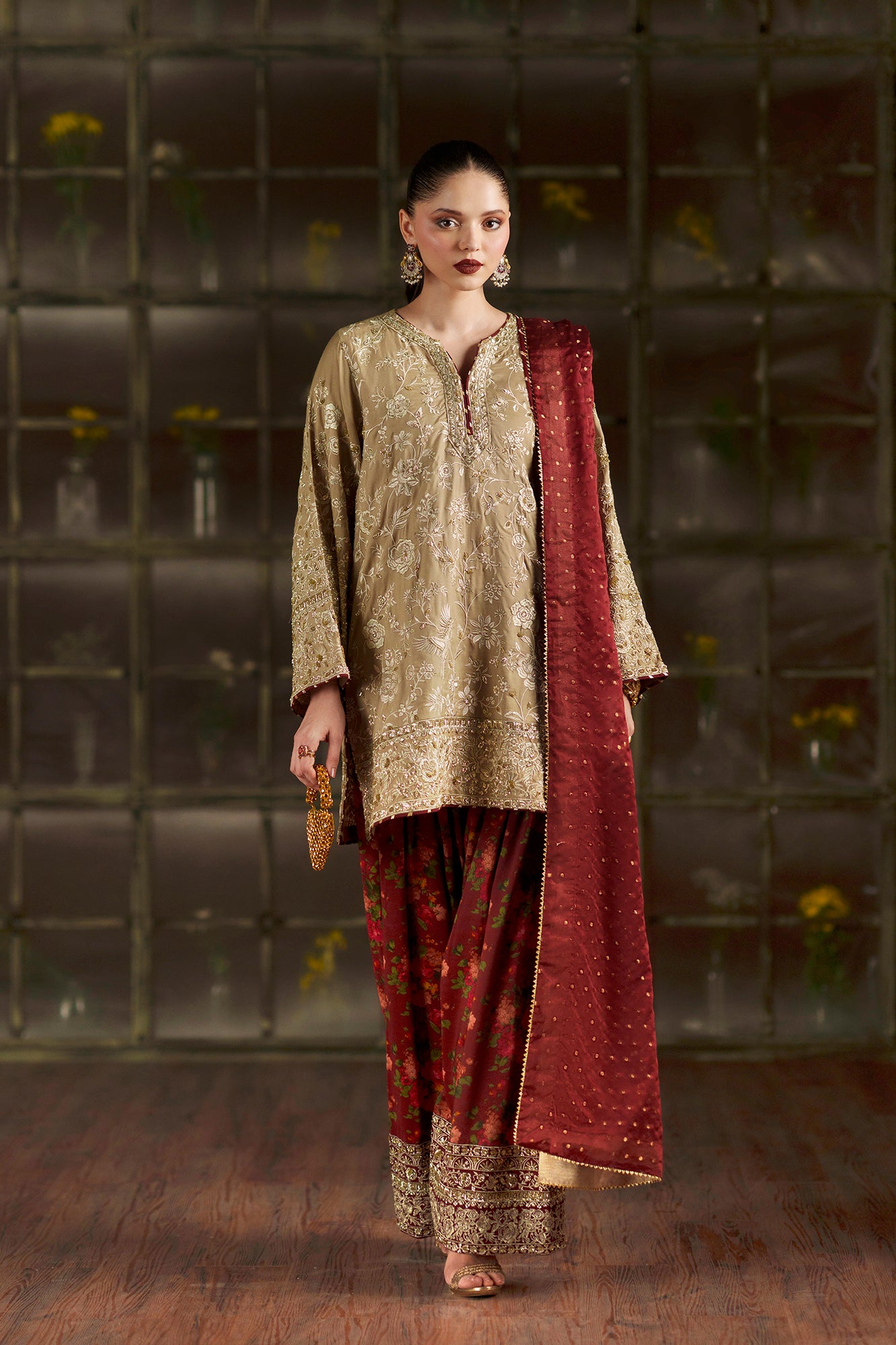 EMBROIDERED SUIT (E1131/104/007)